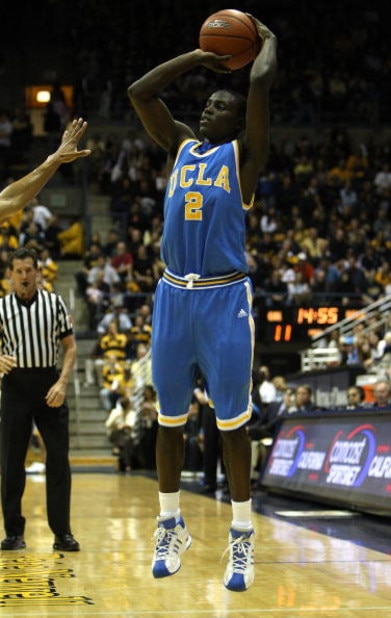 BERKELEY, CA - FEBRUARY 28:  Darren Collison #2 of the UCLA Bruins shoots against the California Golden Bears during an NCAA Pac-10 basketball game on February 28, 2009 at Haas Pavillion in Berkeley, California.  (Photo by Jed Jacobsohn/Getty Images)