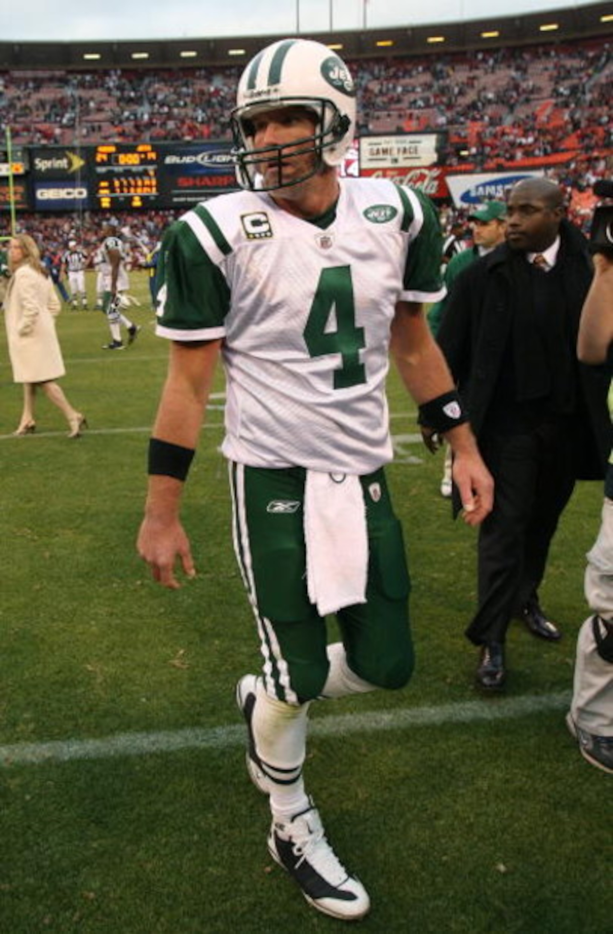 SAN FRANCISCO - DECEMBER 07:  Brett Favre #4 of the New York Jets  leaves the field after his game against the San Francisco 49ers during an NFL game on December 7, 2008 at Candlestick Park in San Francisco, California.  (Photo by Jed Jacobsohn/Getty Imag