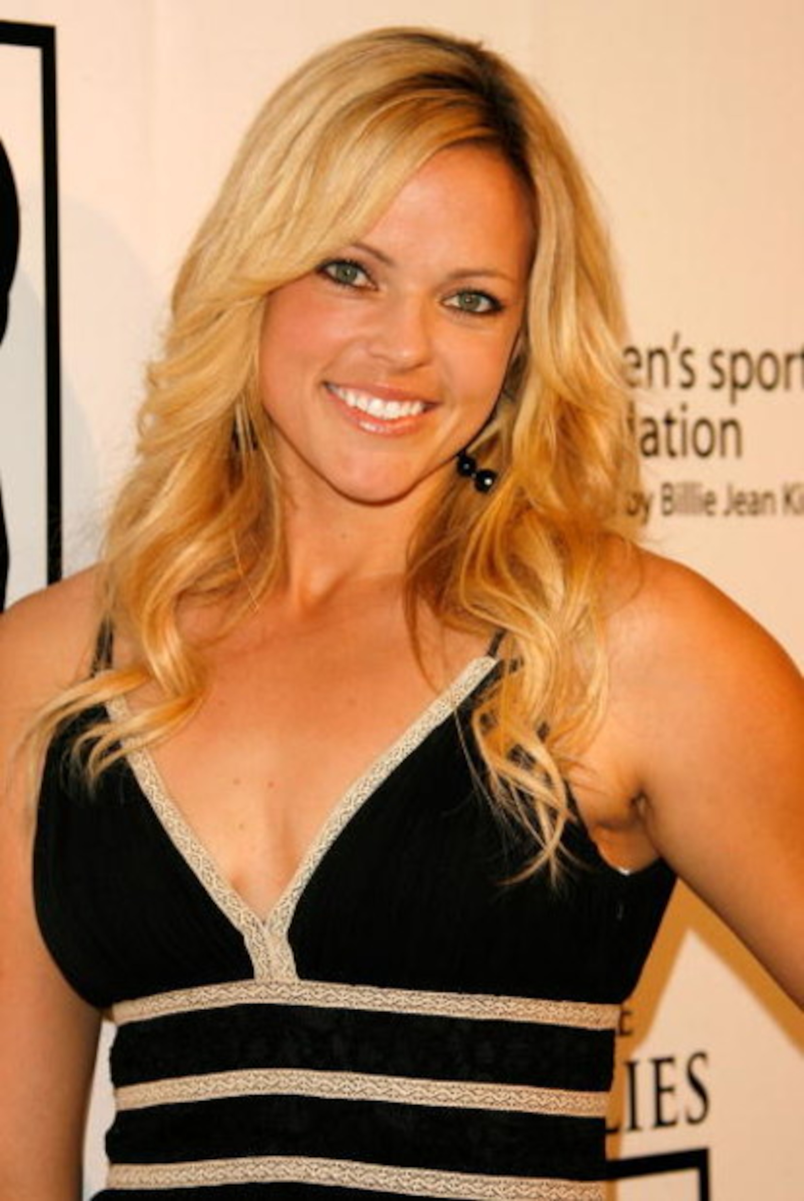 LOS ANGELES, CA - APRIL 11:  Softball player Jennie Finch arrives for The Billies presented by The Women's Sports Foundation at the Beverly Hilton Hotel on April 11, 2007 in Beverly Hills, California.   (Photo by Mark Davis/Getty Images)