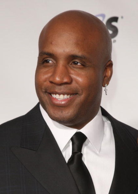 LOS ANGELES, CA - FEBRUARY 06:  Major League Baseball player Barry Bonds arrives at the 2009 MusiCares Person of the Year Tribute to Neil Diamond at the Los Angeles Convention Center on February 6, 2009 in Los Angeles, California.  (Photo by Jason Merritt