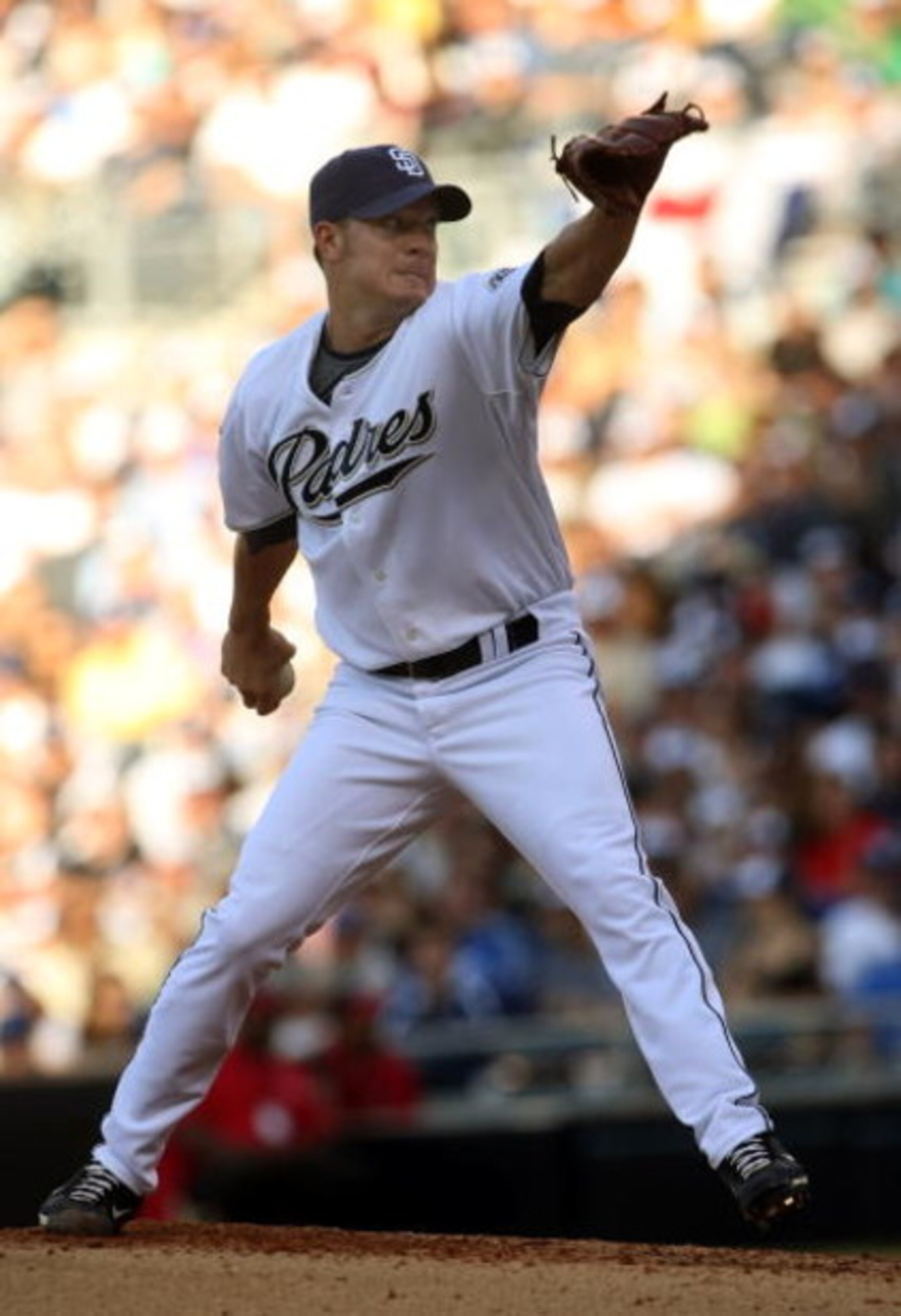 SAN DIEGO - APRIL 06:  Pitcher Jake Peavy #44 of the San Diego Padres throws a pitch against the Los Angeles Dodgers on April 6, 2009 at Petco Park in San Diego, California.  The Dodgers won 4-1.  (Photo by Stephen Dunn/Getty Images)