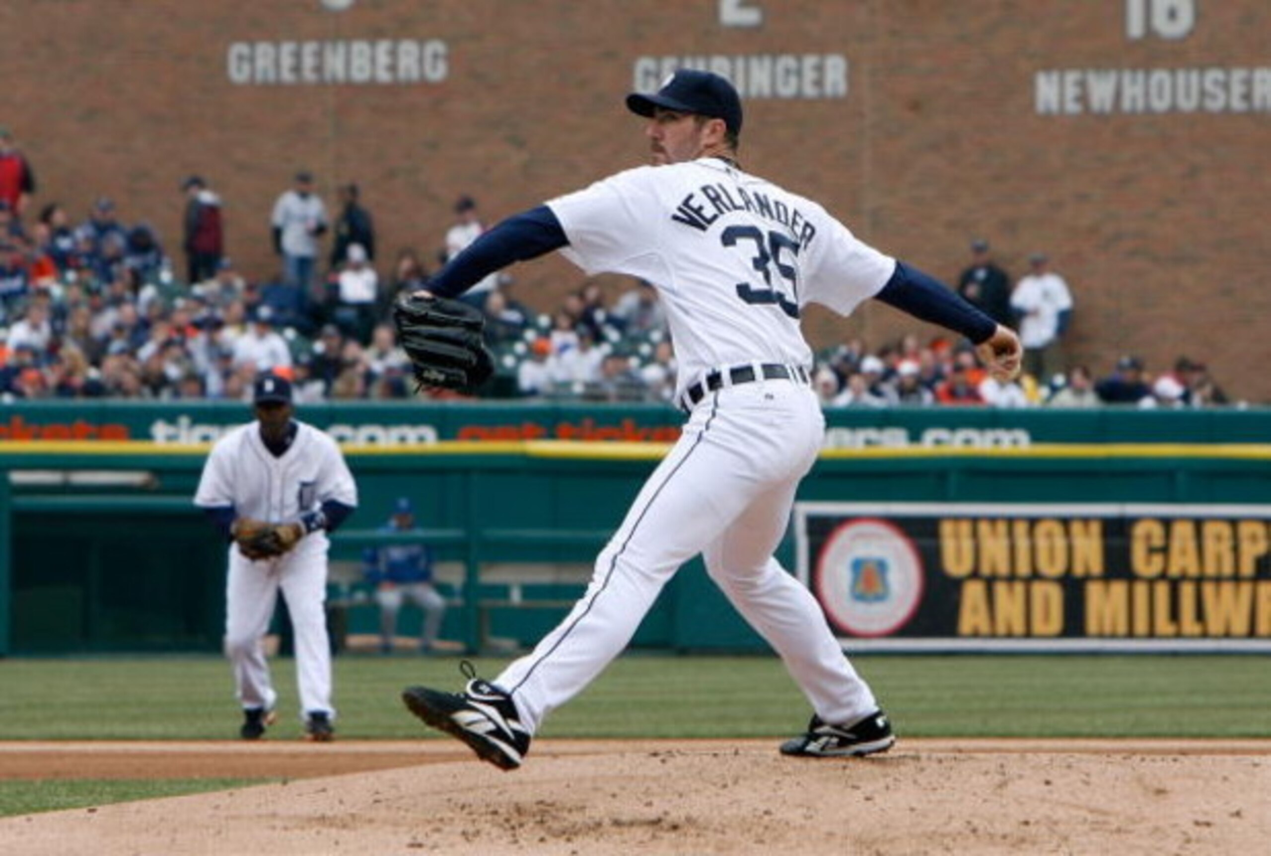 DETROIT - MARCH 31:  Justin Verlander #35 of the Detroit Tigers throws a pitch against the Kansas City Royals during their game on Opening Day on March 31, 2008 at Comerica Park in Detroit, Michigan.  (Photo by Gregory Shamus/Getty Images)