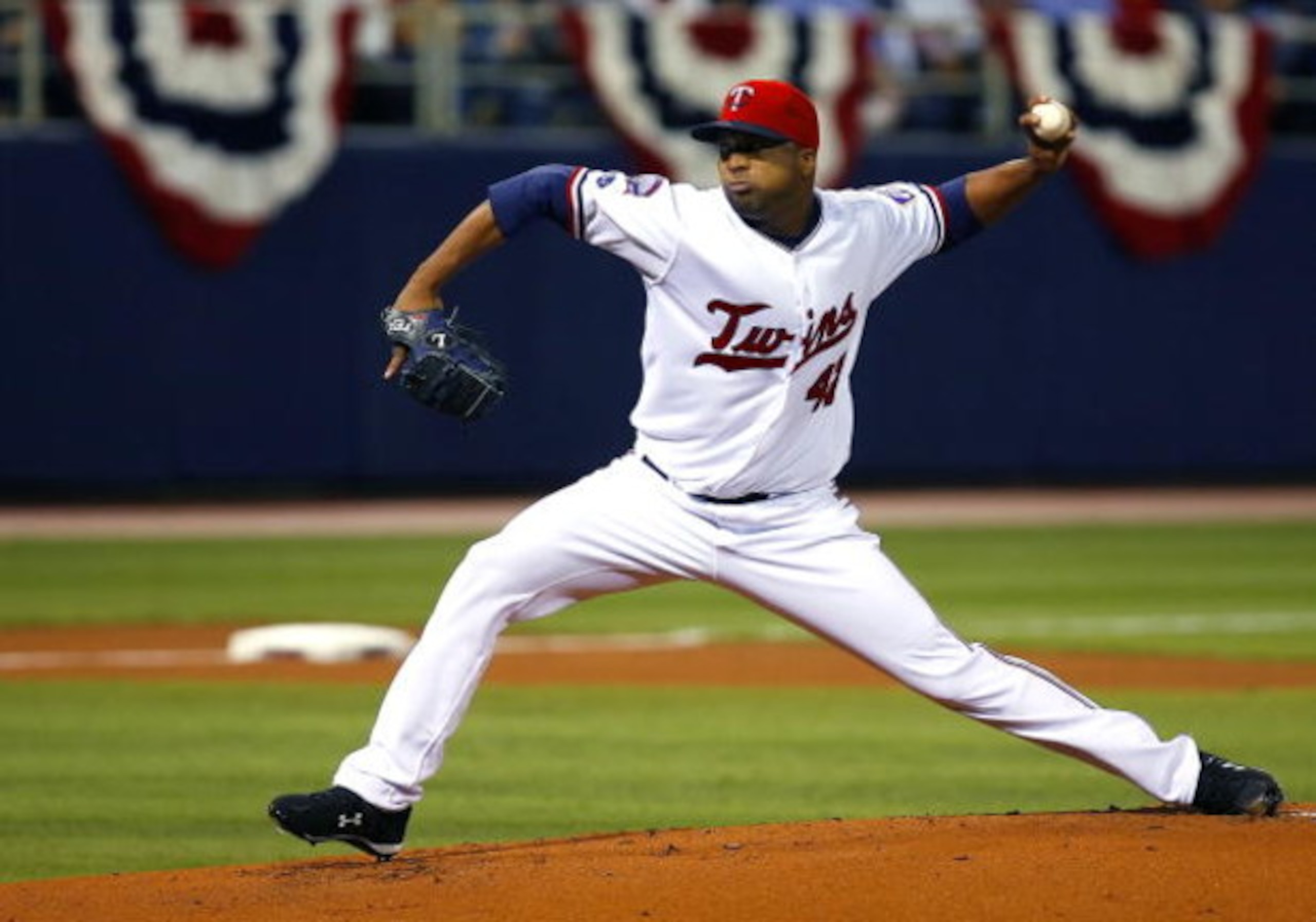 MINNEAPOLIS, MN - APRIL 6: Francisco Liriano #47 of the Minnesota Twins pitches against the Seattle Mariners at the Metrodome on opening day, April 6, 2009 in Minneapolis, Minnesota. (Photo by Scott A. Schneider/Getty Images)