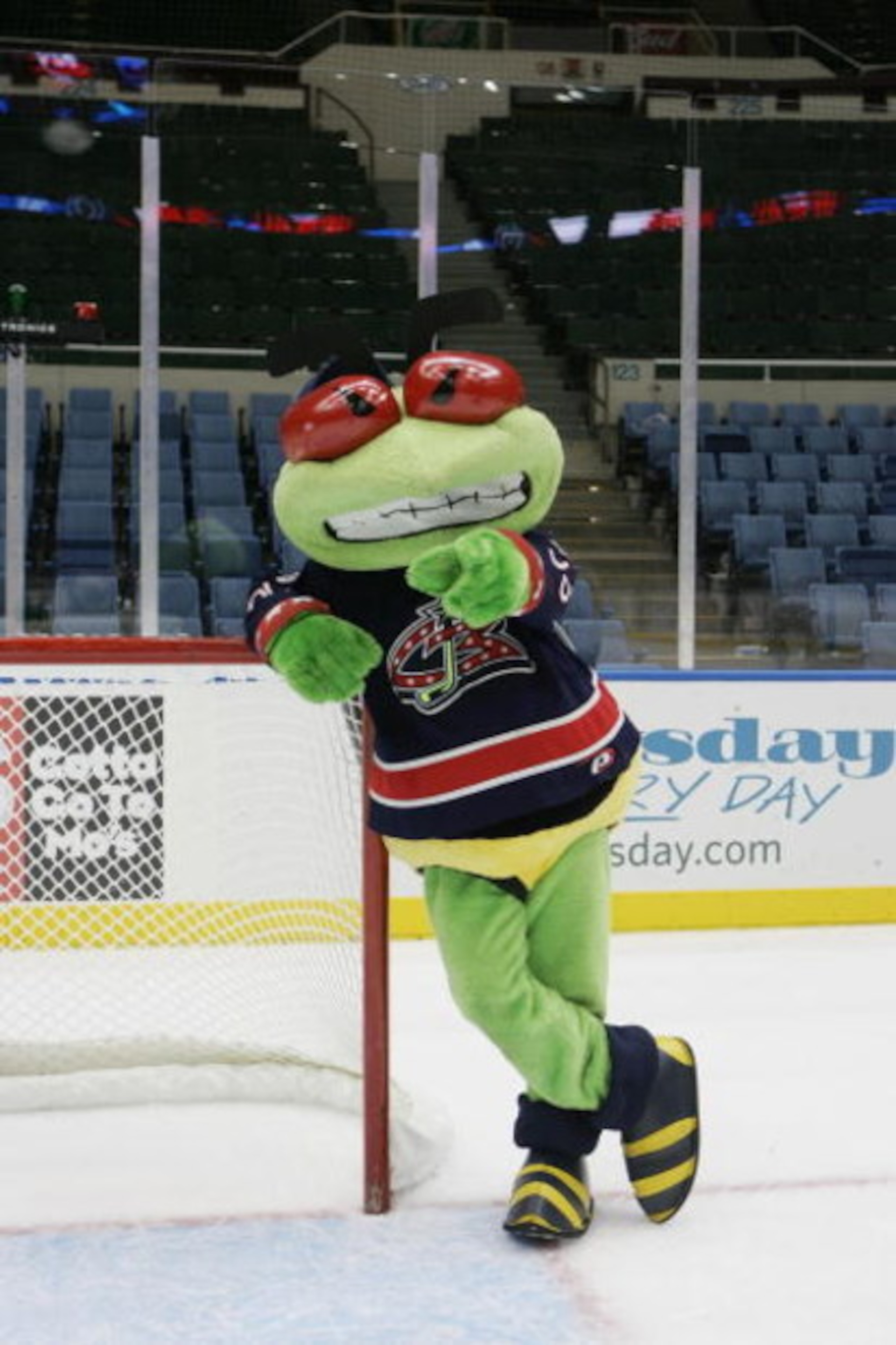 UNIONDALE, NY - OCTOBER 21:  Columbus Blue Jackets mascot Stinger poses for a portrait on October 21, 2006 at the Nassau Coliseum in Uniondale, New York. (Photo by Bruce Bennett/Getty Images)
