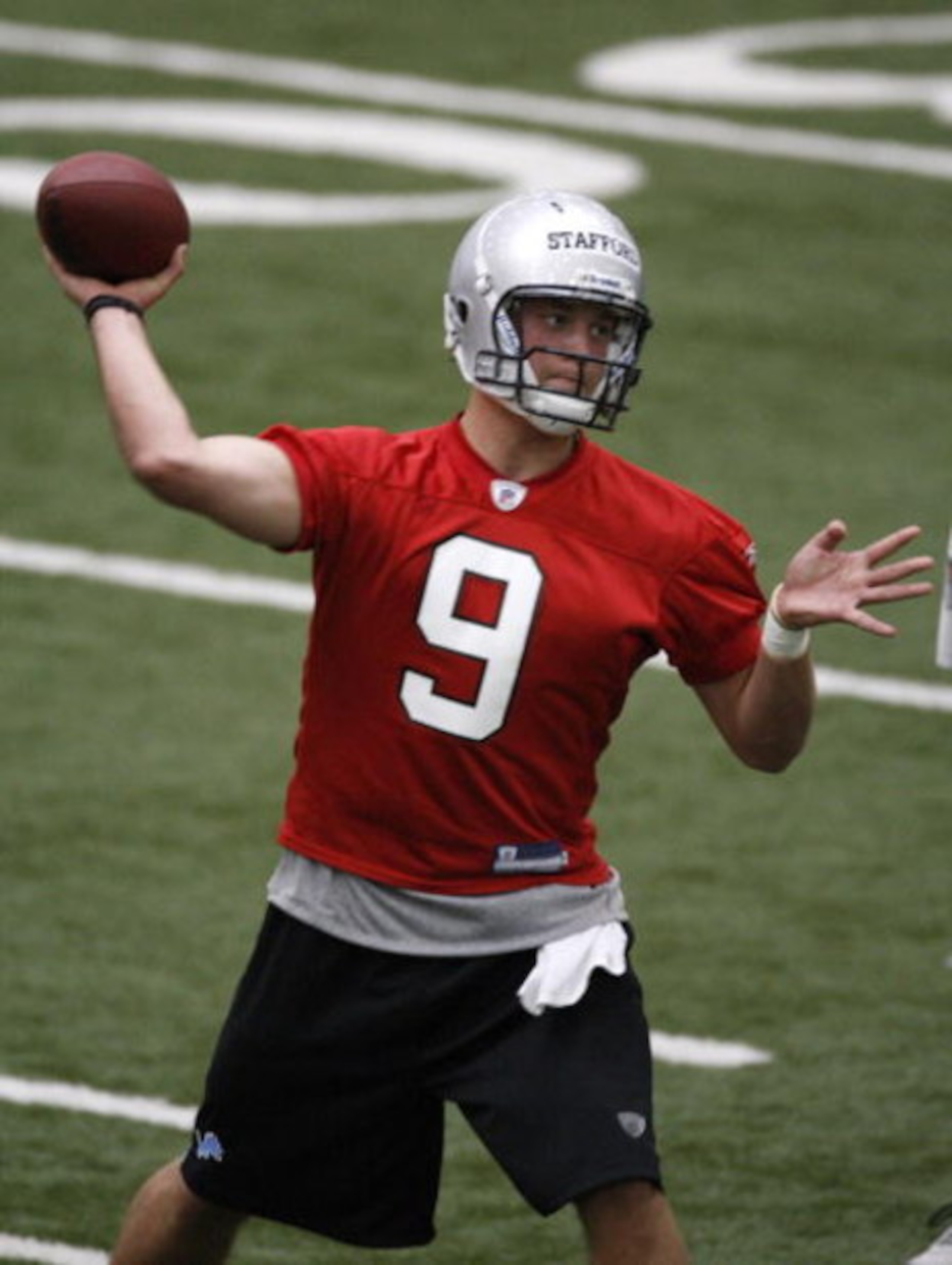 ALLEN PARK, MI - MAY 01:  Matt Stafford #9 of the Detroit Lions throws during rookie orientation camp at the Detroit Lions Headquarters and Training Facility on May 1, 2009 in Allen Park, Michigan.  (Photo by Gregory Shamus/Getty Images)