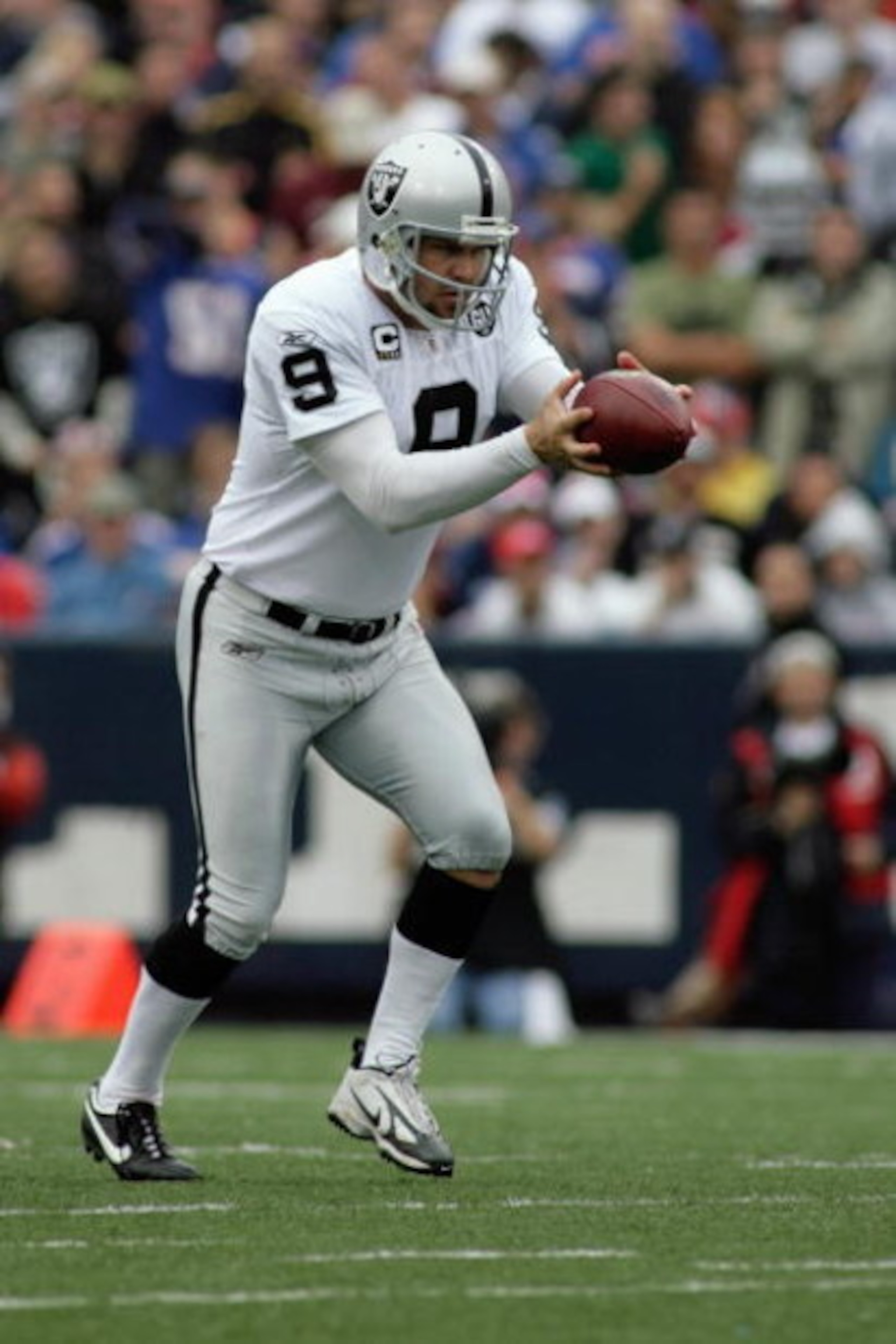 ORCHARD PARK, NY - SEPTEMBER 21:  Shane Lechler #9 of the Oakland Raiders punts during the game against the Buffalo Bills on September 21, 2008 at Ralph Wilson Stadium in Orchard Park, New York. (Photo by Rick Stewart/Getty Images)