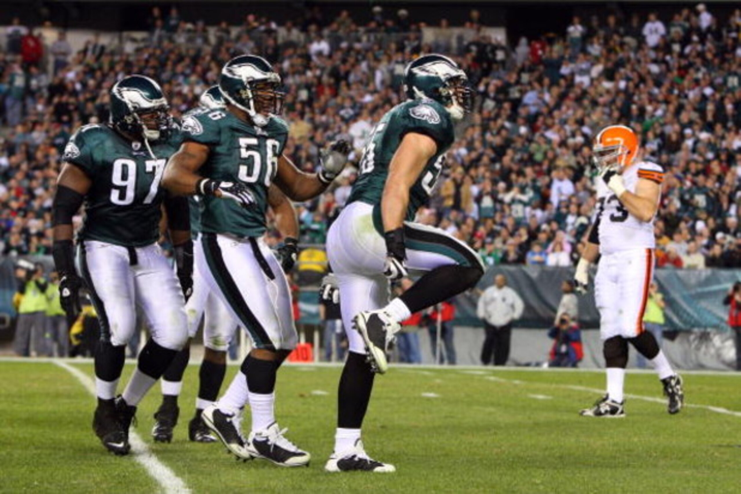 PHILADELPHIA - DECEMBER 15:  Stewart Bradley #55 of the Philadelphia Eagles celebrates after a tackle against the Cleveland Browns on December 15, 2008 at Lincoln Financial Field in Philadelphia, Pennsylvania.  (Photo by Jim McIsaac/Getty Images)