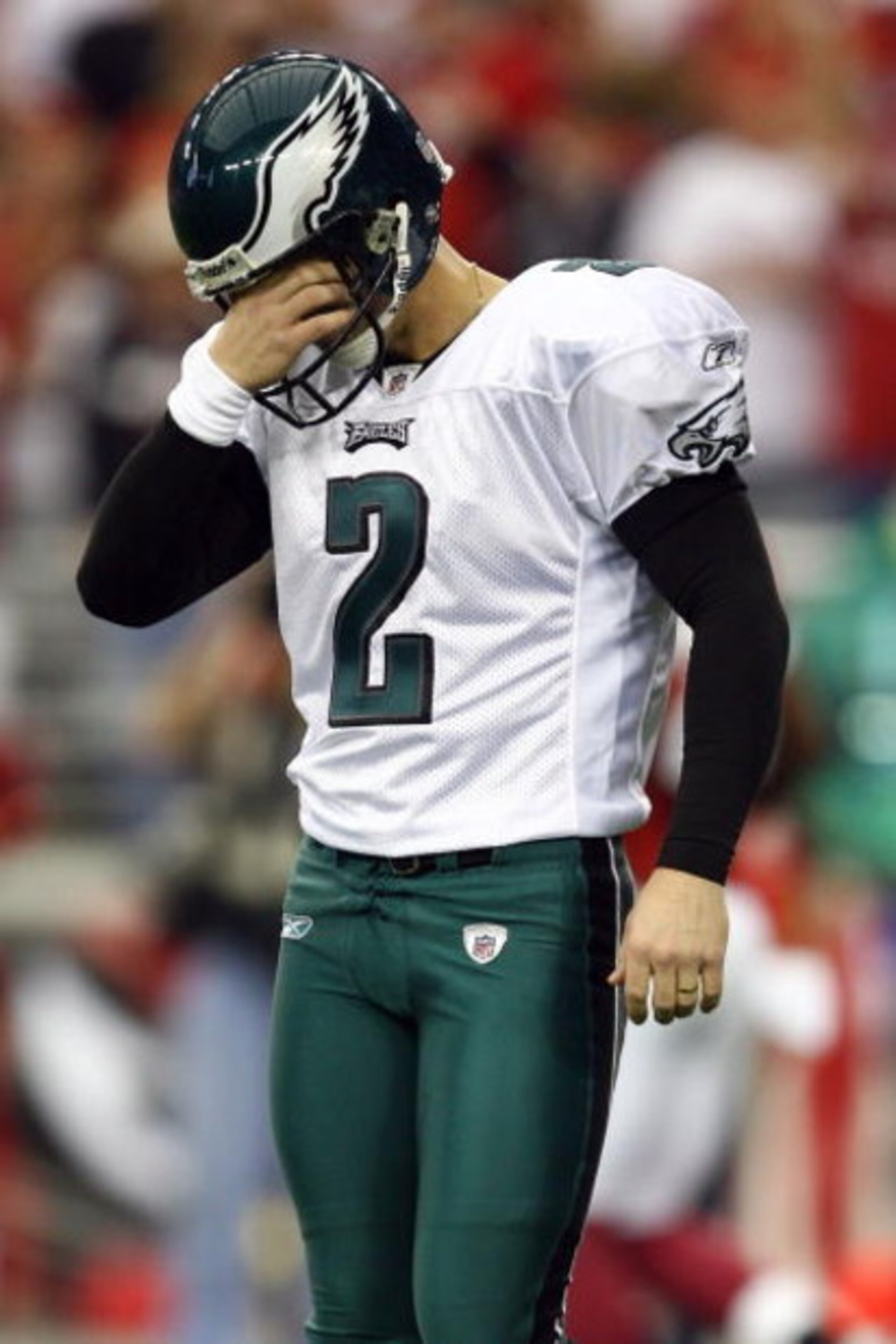 GLENDALE, AZ - JANUARY 18:  Kicker David Akers #2 of the Philadelphia Eagles reacts after he misses a two-point conversion in the third quarter during the NFC championship game against the Arizona Cardinals on January 18, 2009 at University of Phoenix Sta