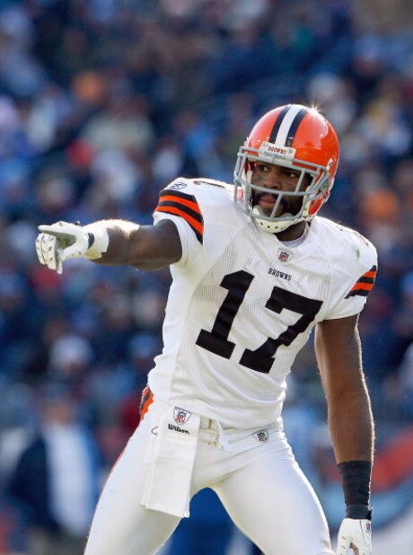 NASHVILLE, TN - DECEMBER 7:   Braylon Edwards #17 of the Cleveland Browns points on the field during the game against the Tennessee Titans on December 7, 2008 at LP Field in Nashville, Tennessee.  (Photo by Kevin C. Cox/Getty Images)