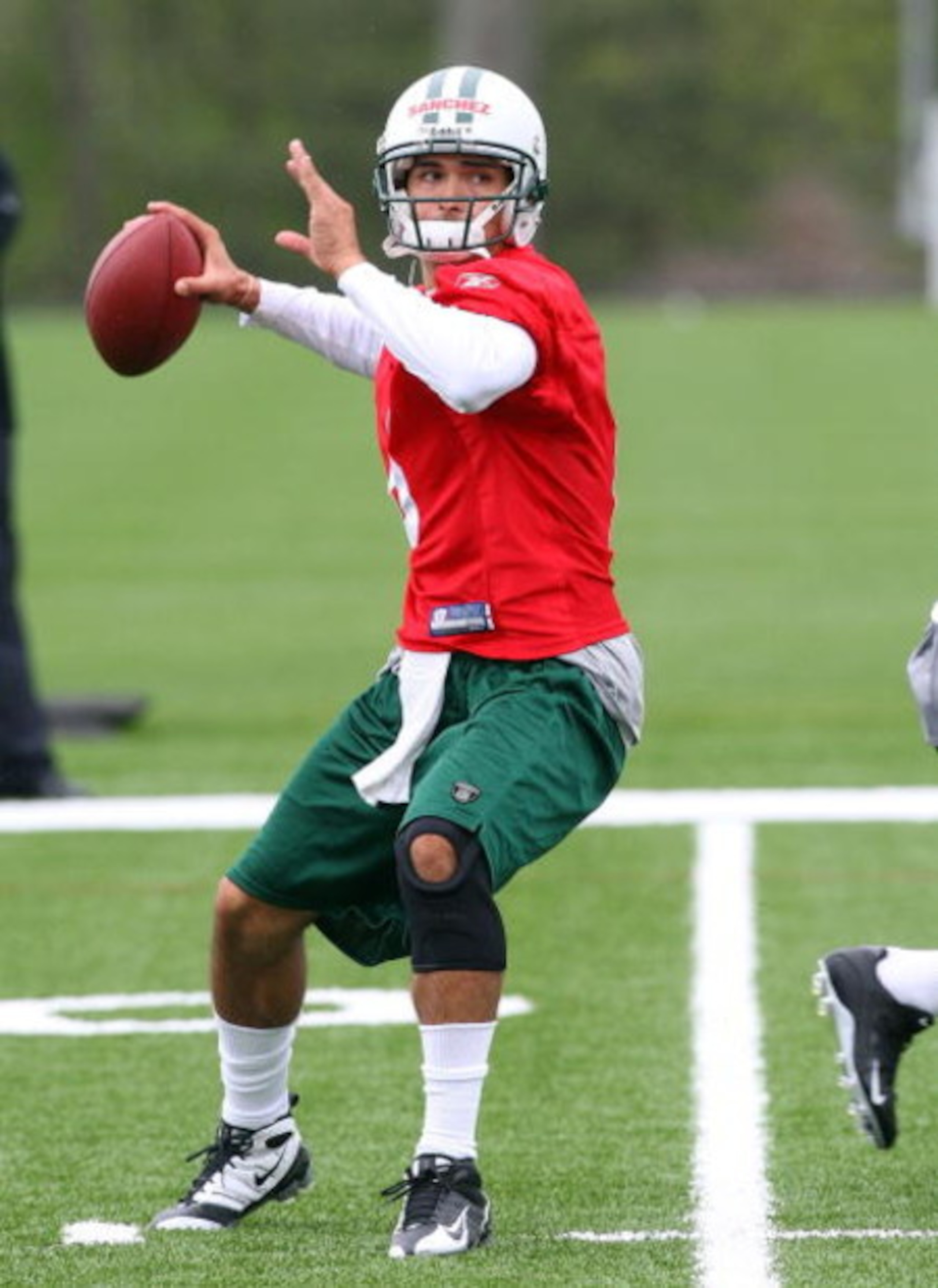 FLORHAM PARK, NJ - MAY 02:  Quarterback Mark Sanchez #6 of the New York Jets throws a pass during minicamp on May 2, 2009 at the Atlantic Health Jets Training Center in Florham Park, New Jersey.  (Photo by Jim McIsaac/Getty Images)