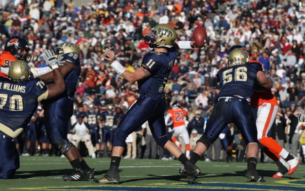 EL PASO, TX - DECEMBER 31:  Quarterback Bill Stull #11 of the Pittsburgh Panthers during the Brut Sun Bowl on December 31, 2008 at the Sun Bowl in El Paso, Texas.  (Photo by Ronald Martinez/Getty Images)