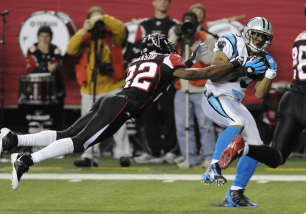ATLANTA - NOVEMBER 23: Cornerback Chevis Jackson #22 of the Atlanta Falcons defends against a pass by the Carolina Panthers at the Georgia Dome on November 23, 2008 in Atlanta, Georgia.  (Photo by Al Messerschmidt/Getty Images) 