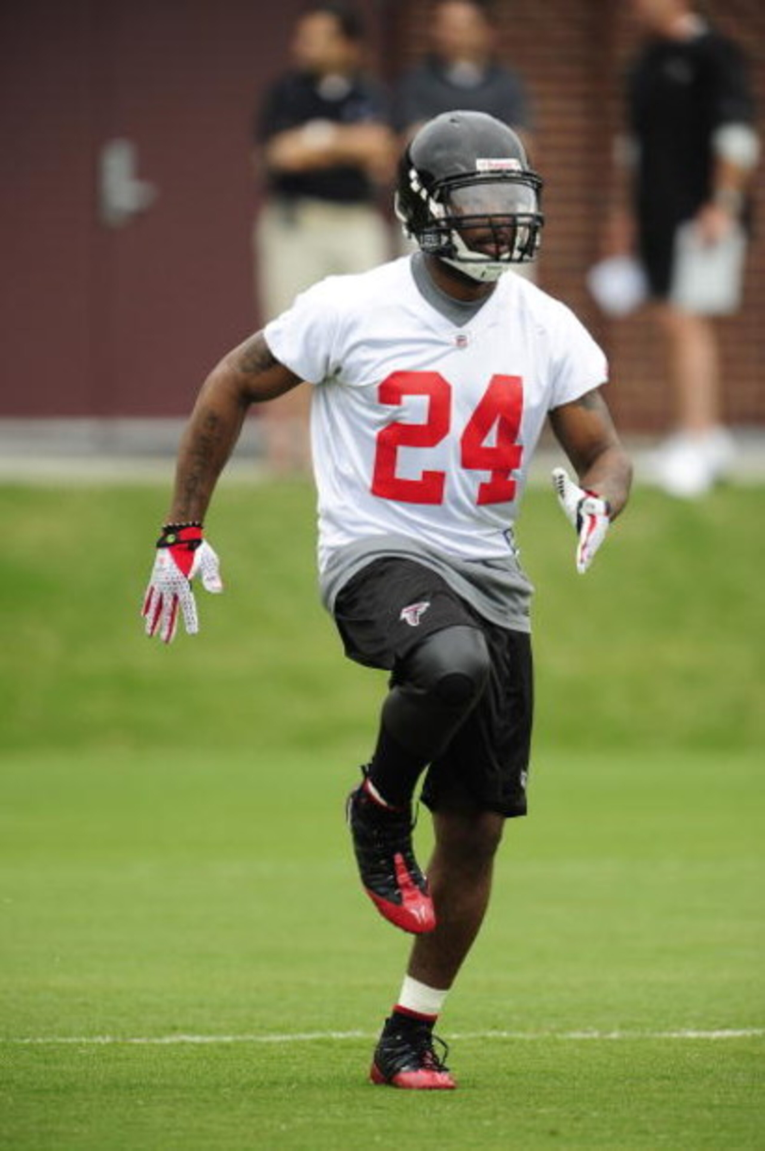 FLOWERY BRANCH, GA - MAY 9: Safety William Moore #24 of the Atlanta Falcons works out during minicamp at the Falcons Complex on May 9, 2009 in Flowery Branch, Georgia.  (Photo by Paul Abell/Getty Images)