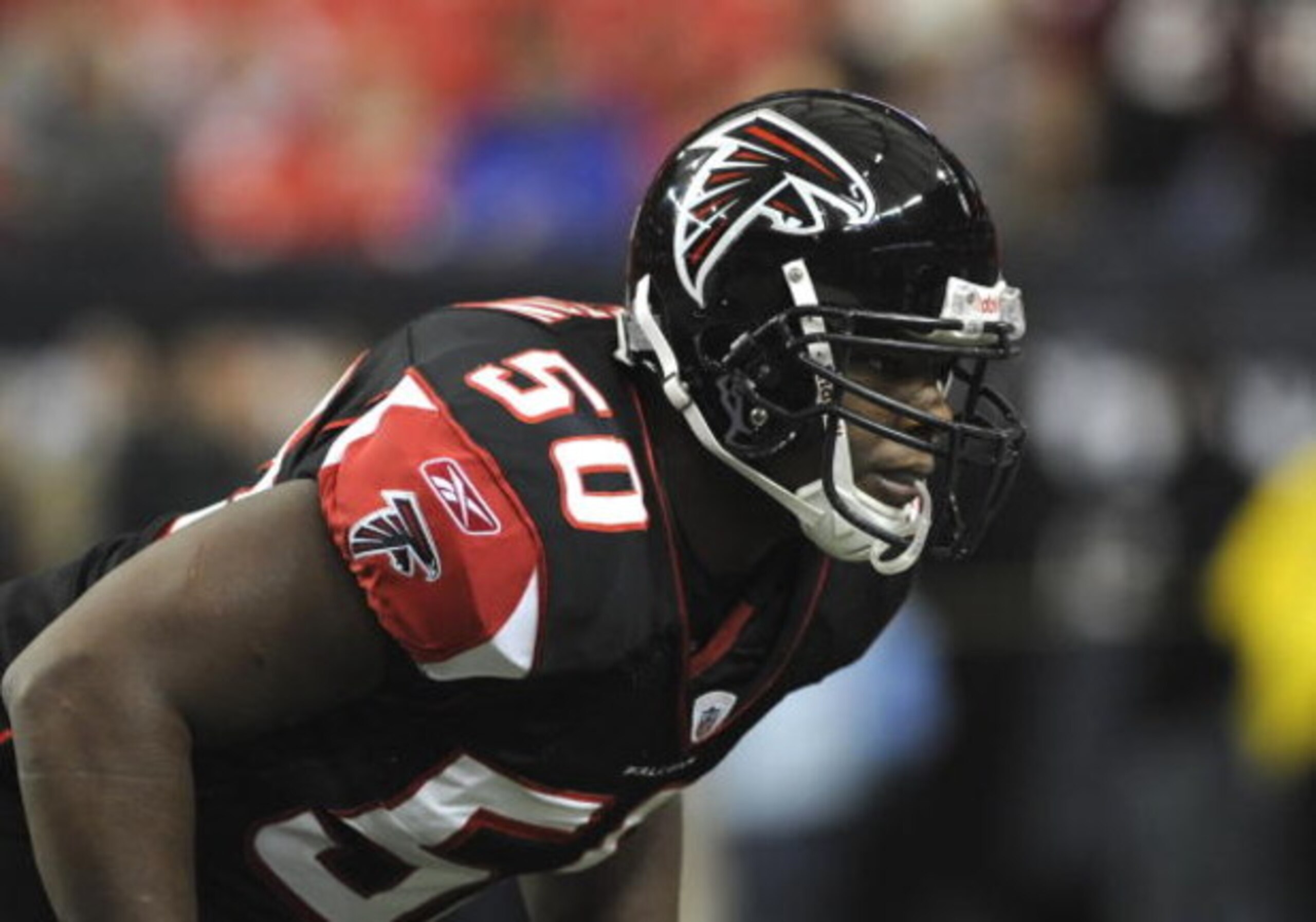 ATLANTA - DECEMBER 14: Linebacker Curtis Lofton #50 of the Atlanta Falcons lines up against the Tampa Bay Buccaneers at the Georgia Dome on December 14, 2008 in Atlanta, Georgia. (Photo by Al Messerschmidt/Getty Images) ATLANTA - DECEMBER 14: Linebacker Curtis Lofton #50 of the Atlanta Falcons lines up against the Tampa Bay Buccaneers at the Georgia Dome on December 14, 2008 in Atlanta, Georgia. (Photo by Al Messerschmidt/Getty Images)