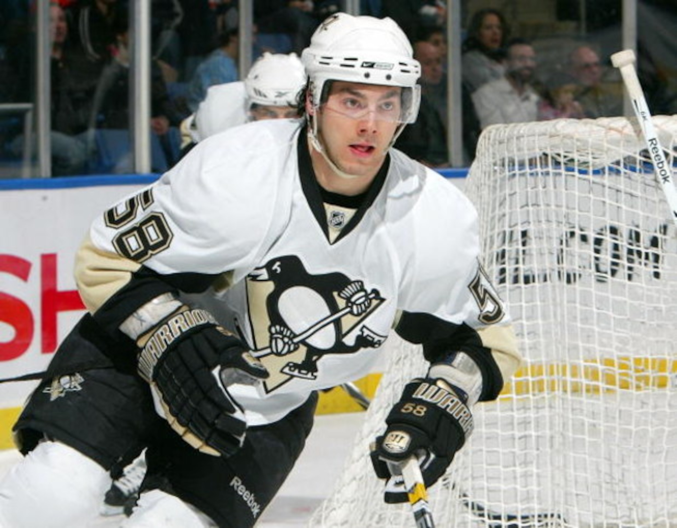 UNIONDALE, NY - FEBRUARY 16:  Kris Letang #58 of the Pittsburgh Penguins skates against the New York Islanders on February 16, 2009 at Nassau Coliseum in Uniondale, New York. The Isles defeated the Pens 3-2 after a shootout.  (Photo by Jim McIsaac/Getty I