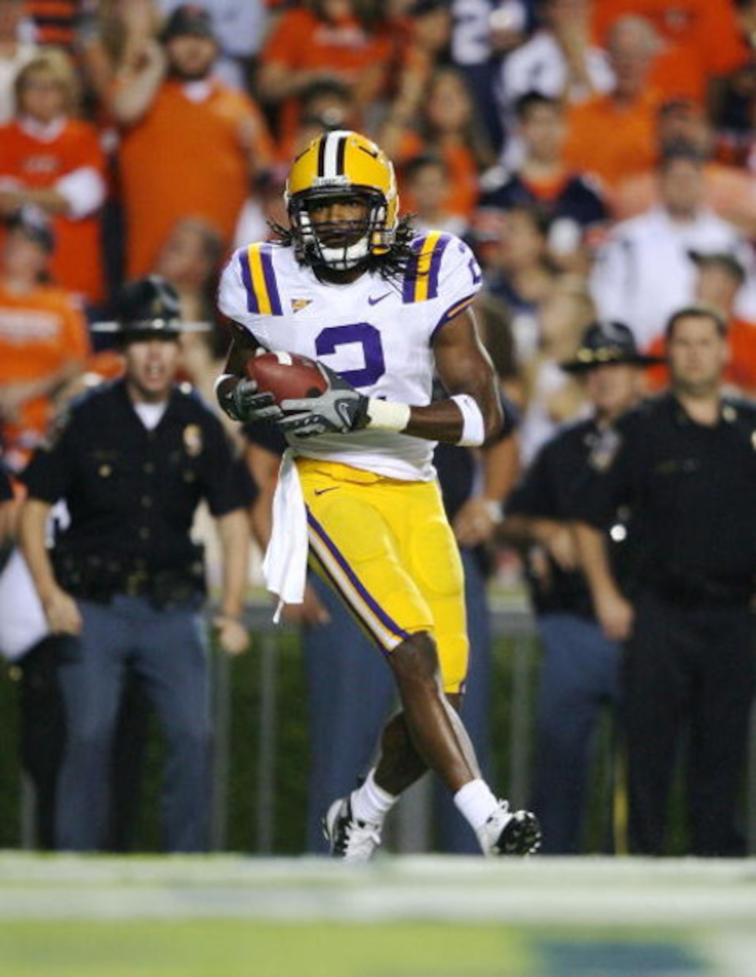 AUBURN, AL - SEPTEMBER 20:  Wide receiver Demetrius Byrd #2 of the LSU Tigers celebrates his touchdown catch against the Auburn Tigers at Jordan-Hare Stadium on September 20, 2008 in Auburn, Alabama. LSU defeated Auburn 26-21.  (Photo by Doug Benc/Getty I