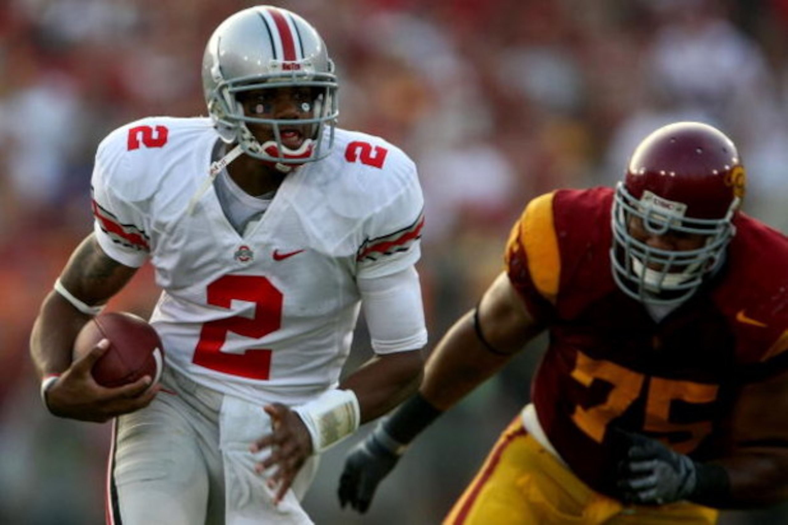 LOS ANGELES, CA - SEPTEMBER 13:  Terrelle Pryor #2 of the Ohio State Buckeyes runs the ball against the USC Trojans during the college football game at the Los Angeles Memorial Coliseum on September 13, 2008 in Los Angeles, California.  (Photo by Stephen 