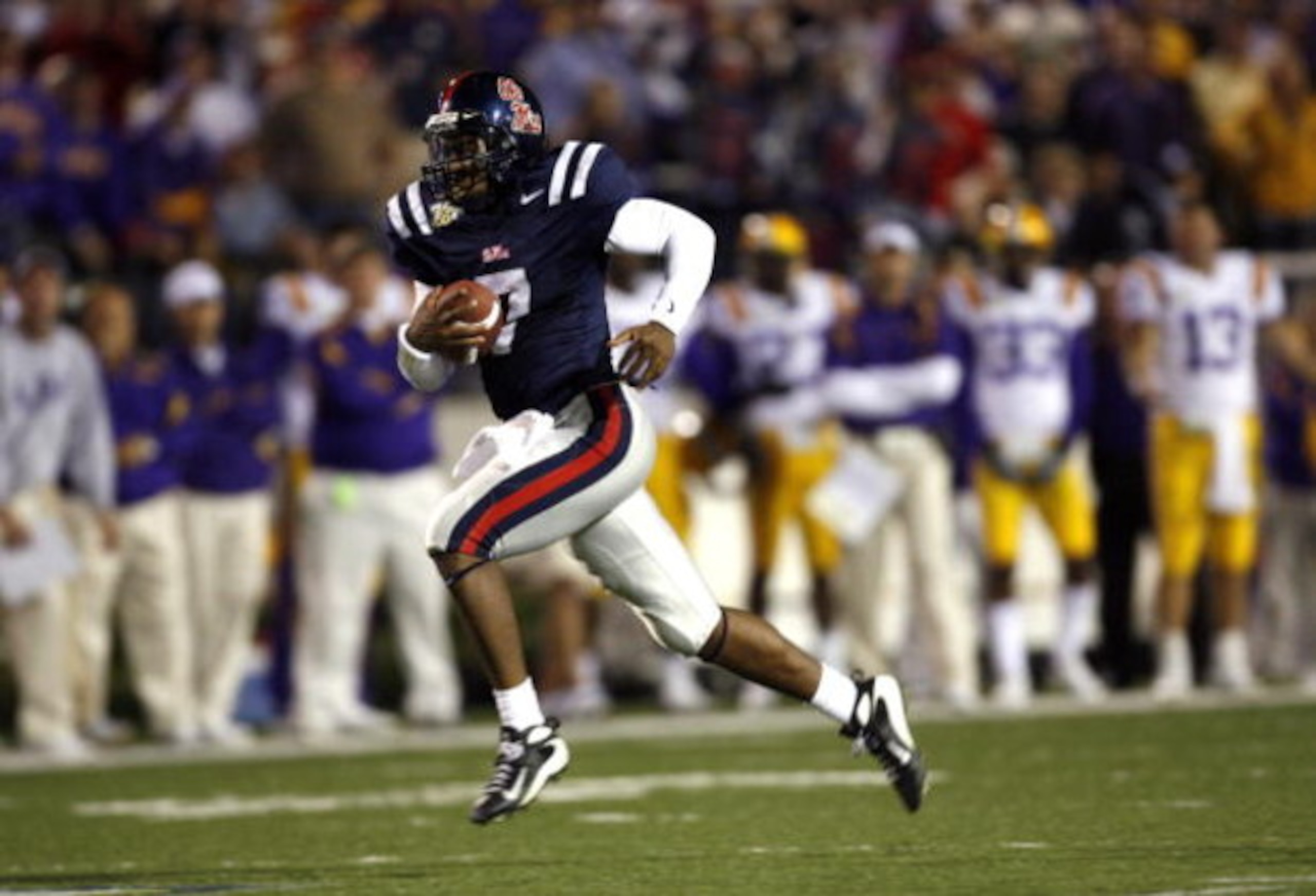 OXFORD, MS - NOVEMBER 17:  Brent Schaeffer #7 of the Mississippi Rebels runs for a touchdown against the LSU Tigers at Vaught-Hemingway Stadium at Hollingsworth Field November 17, 2007 in Oxford, Mississippi. LSU beat Mississippi 41-24.  (Photo by Joe Mur