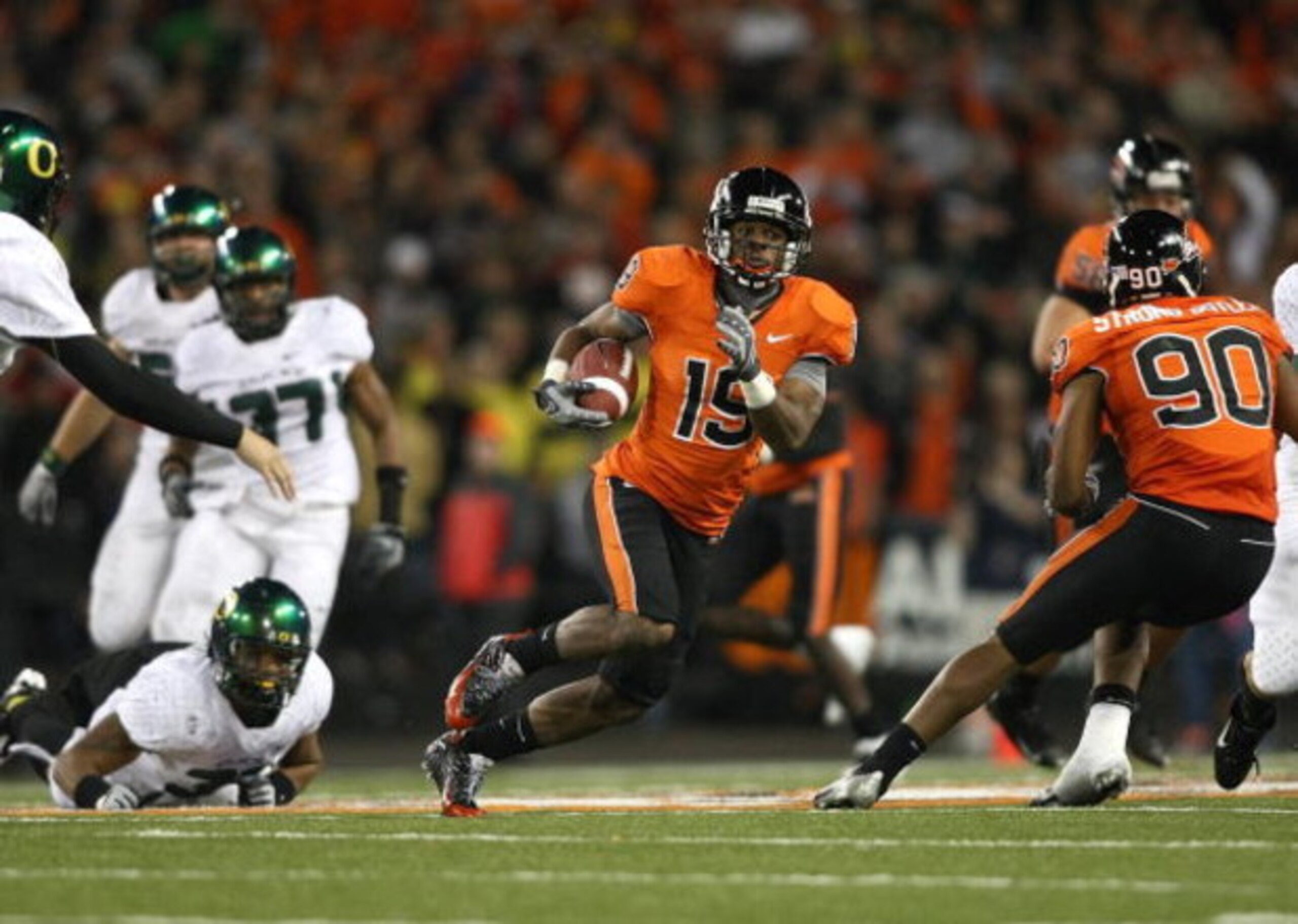 CORVALIS, OR - NOVEMBER 29:  Sammie Stroughter #19 of the Oregon State Beavers runs with the ball during their game against the Oregon Ducks at Reser Stadium on November 29, 2008 in Corvalis, Oregon. The Ducks defeated the Beavers 65-38. (Photo by Jonatha