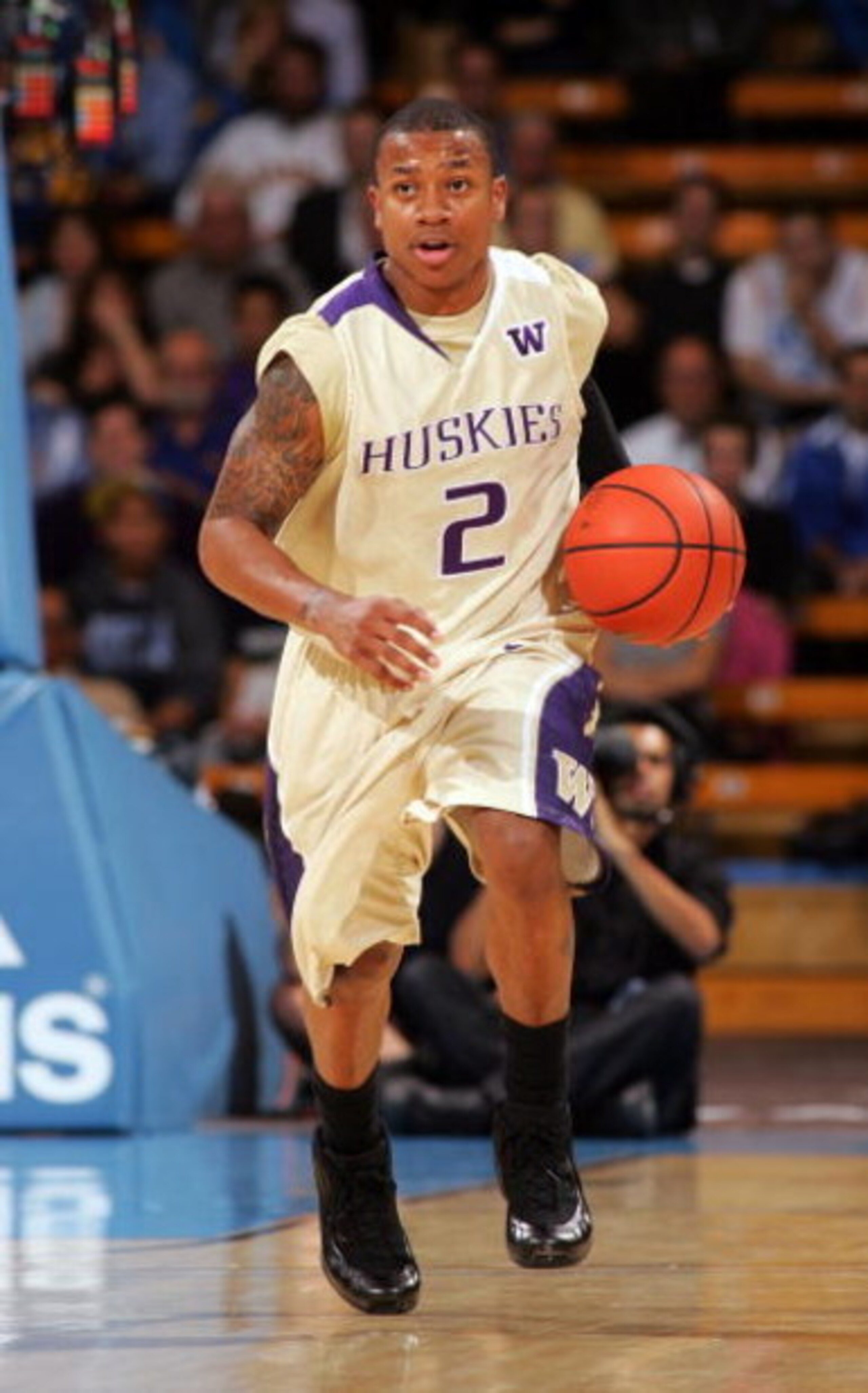 WESTWOOD, CA - FEBRUARY 19:  Isaiah Thomas #2 of the Washington Huskies dribbles the ball upcourt in the first half during their NCAA basketball game against the UCLA Bruins at Pauley Pavilion on February 19, 2009 in Westwood, California. The Bruins defea