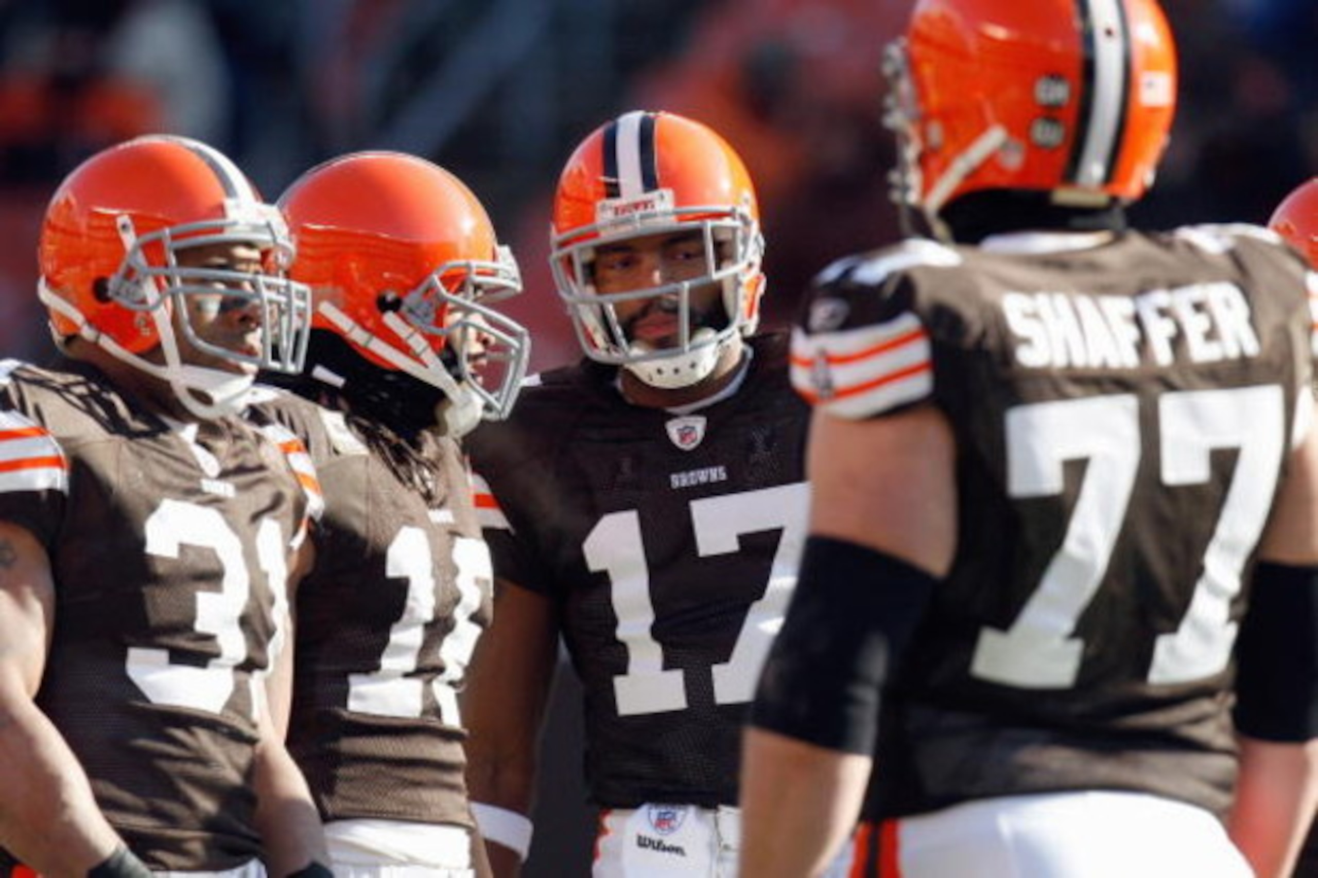 CLEVELAND - DECEMBER 21:  Braylon Edwards #17 of the Cleveland Browns stands in the huddle during the game against the Cincinnatti Bengals on December 21, 2008 at Cleveland Browns Stadium in Cleveland, Ohio. (Photo by: Gregory Shamus/Getty Images)