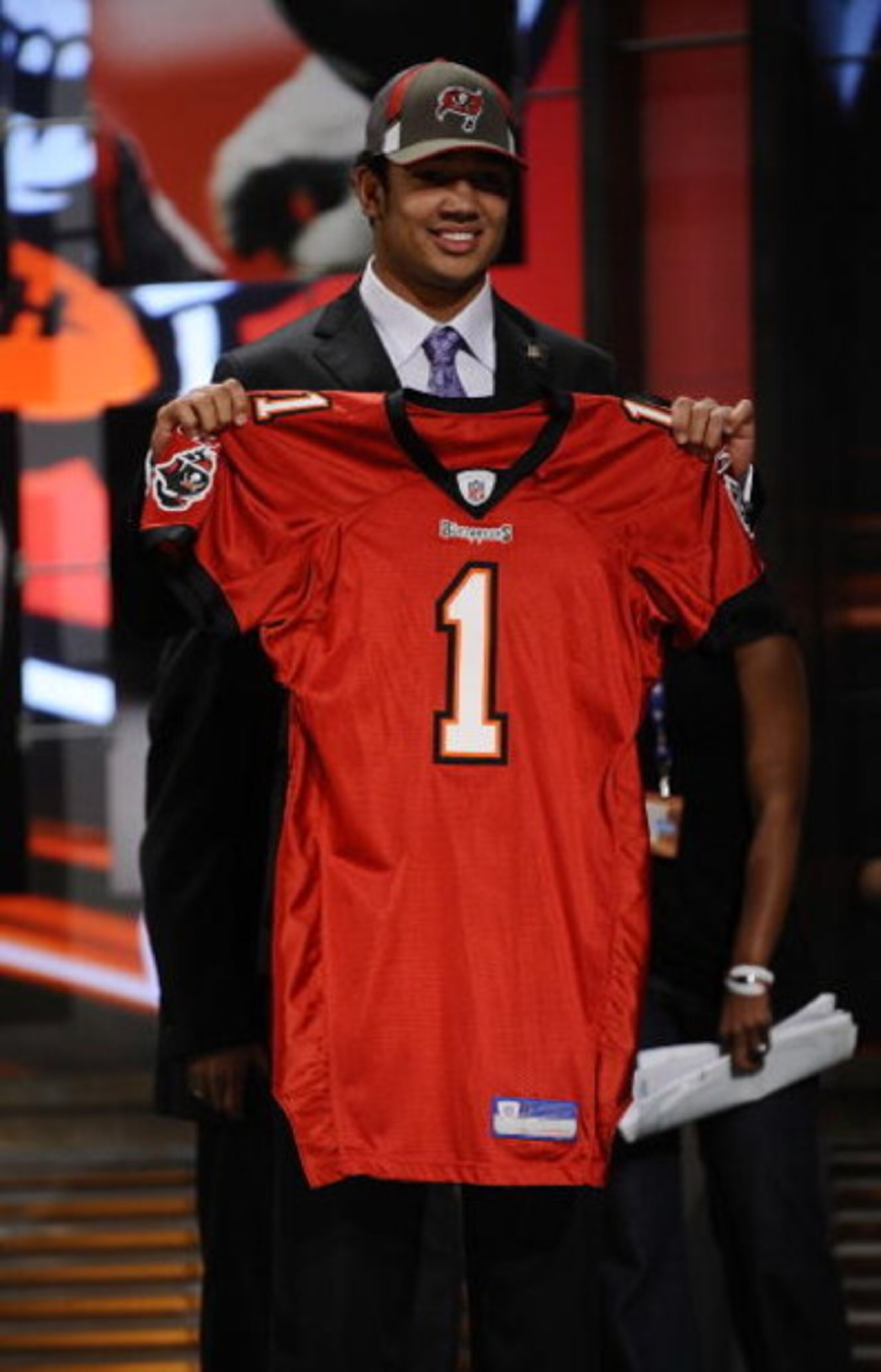 NEW YORK - APRIL 25:  Tampa Bay Buccaneers #17 draft pick Josh Freeman poses for photographers at Radio City Music Hall for the 2009 NFL Draft on April 25, 2009 in New York City  (Photo by Jeff Zelevansky/Getty Images)