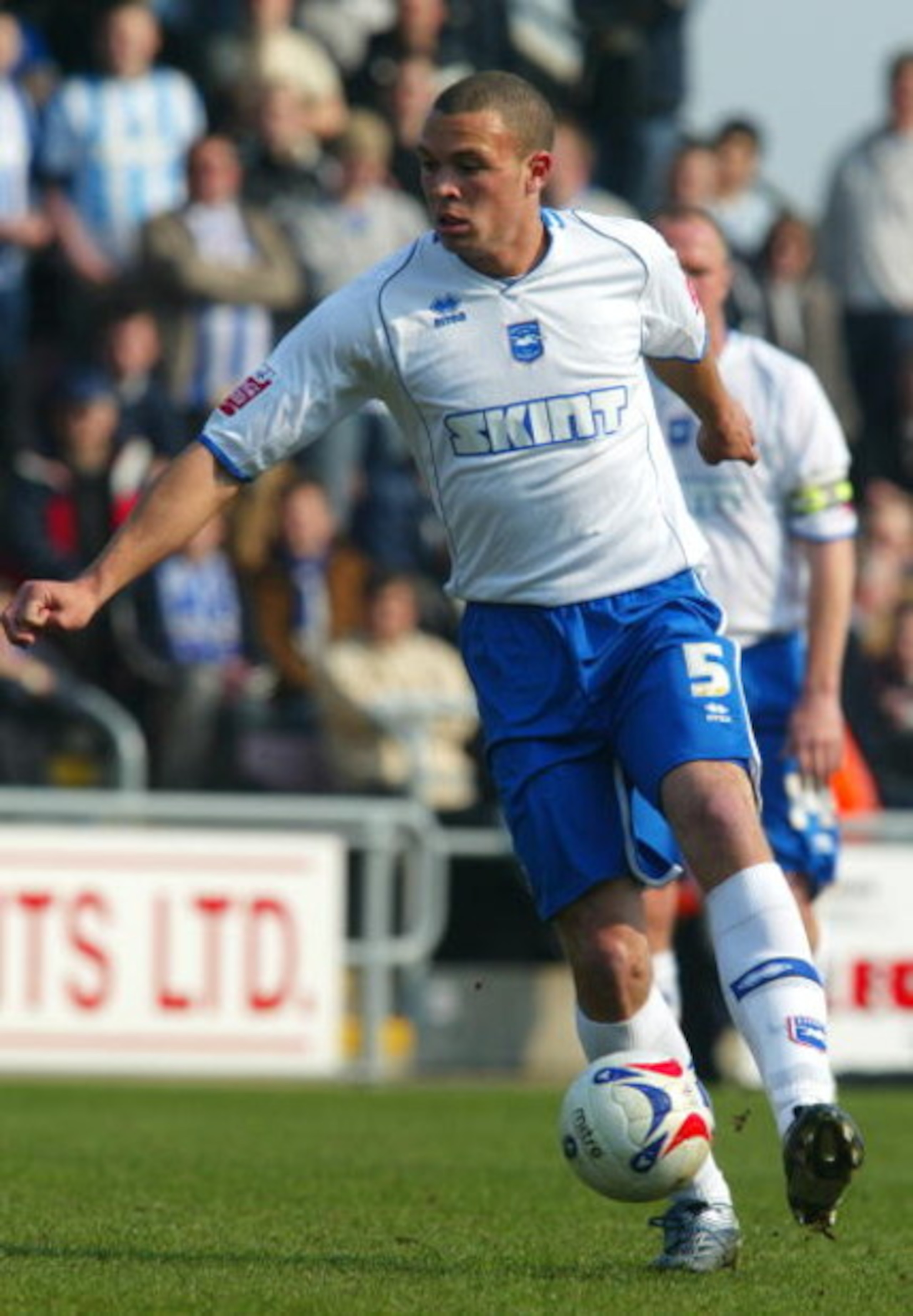 NORTHAMPTON, ENGLAND - March 31:  Joel Lynch of Brighton controls the ball during the Coca Cola League One match between Northampton Town and Brighton & Hove Albion at Sixfields Stadium on March 31, 2007 in Northampton, England. (Photo by Pete Norton/Gett