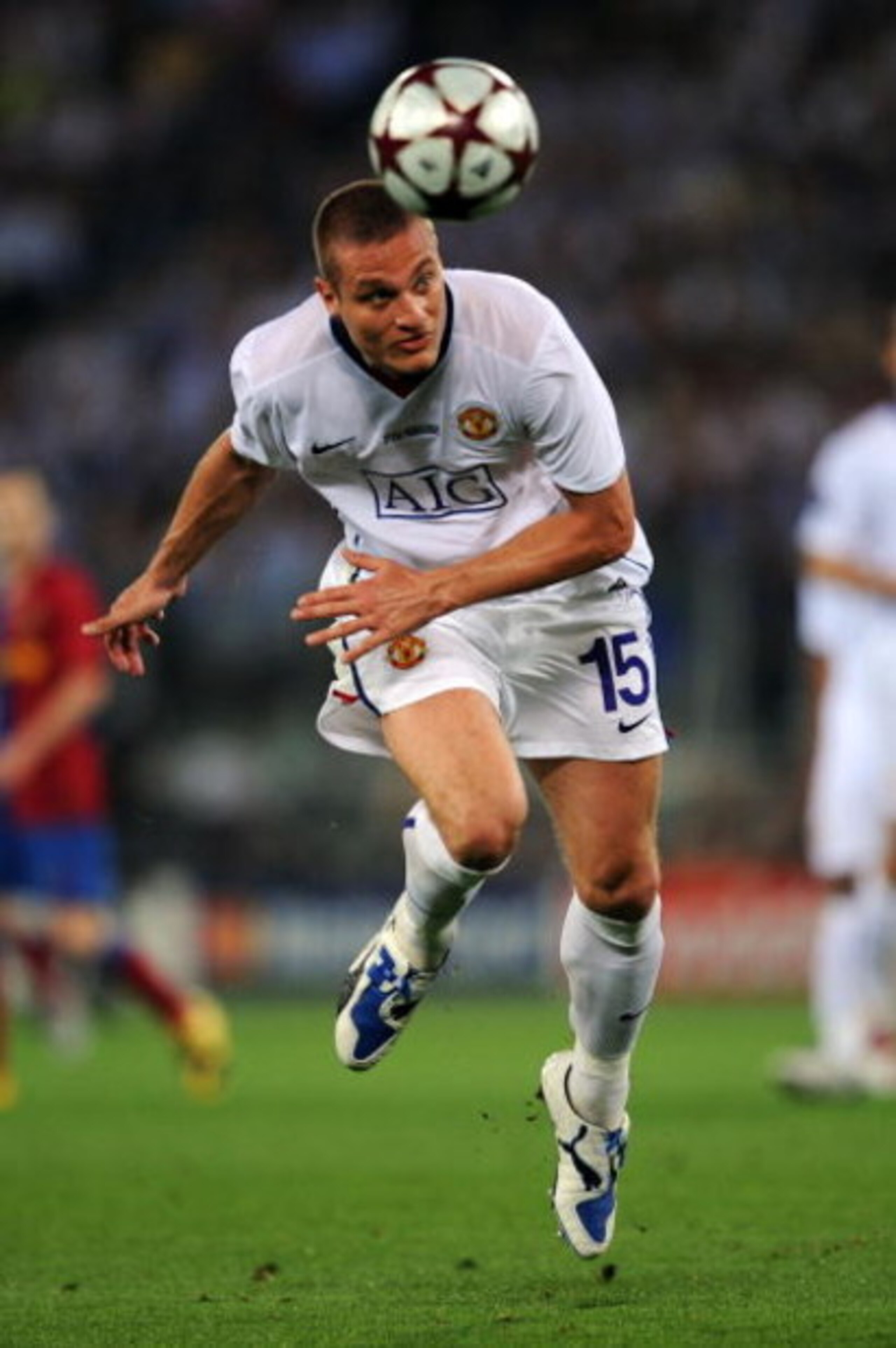 ROME - MAY 27:  Nemanja Vidic of Manchester United heads the ball during the UEFA Champions League Final match between Barcelona and Manchester United at the Stadio Olimpico on May 27, 2009 in Rome, Italy.  (Photo by Shaun Botterill/Getty Images)