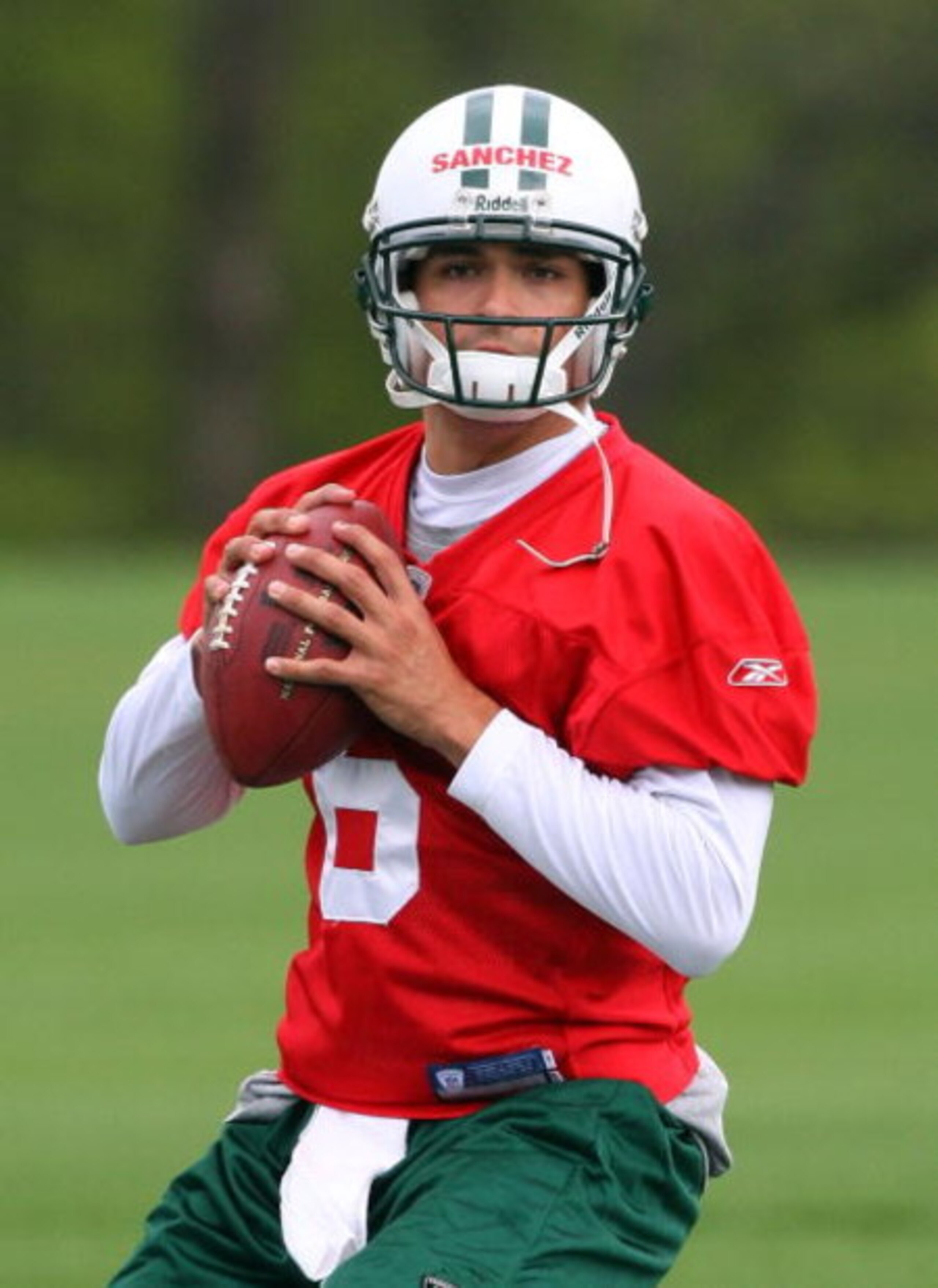 FLORHAM PARK, NJ - MAY 02:  Quarterback Mark Sanchez #6 of the New York Jets throws a pass during minicamp on May 2, 2009 at the Atlantic Health Jets Training Center in Florham Park, New Jersey.  (Photo by Jim McIsaac/Getty Images)