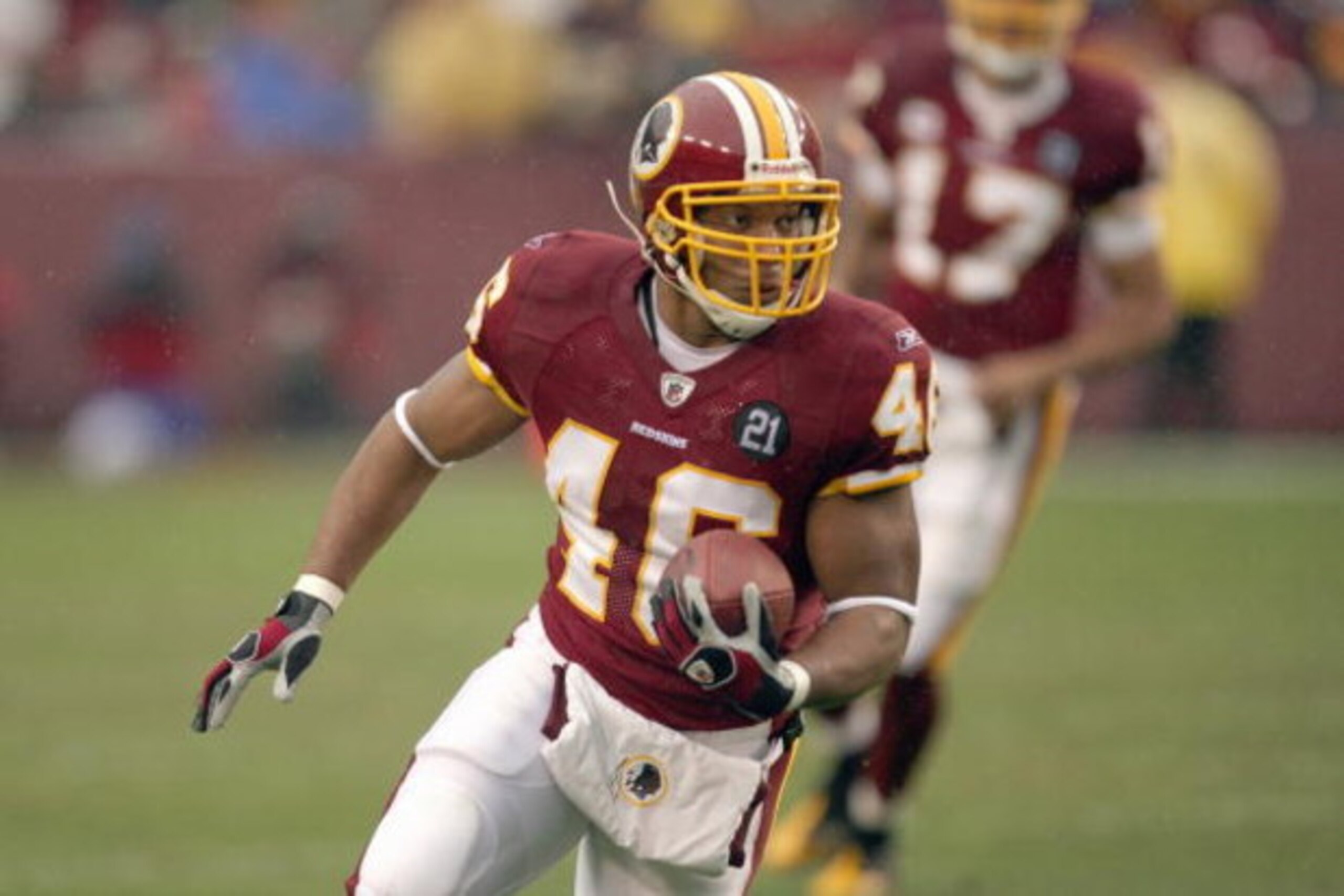 LANDOVER, MD - NOVEMBER 30:  Ladell Betts #46 of the Washington Redskins carries the ball during their game against the New York Giants at FedEx Field on November 30, 2008 in Landover, Maryland. (Photo by Streeter Lecka/Getty Images)
