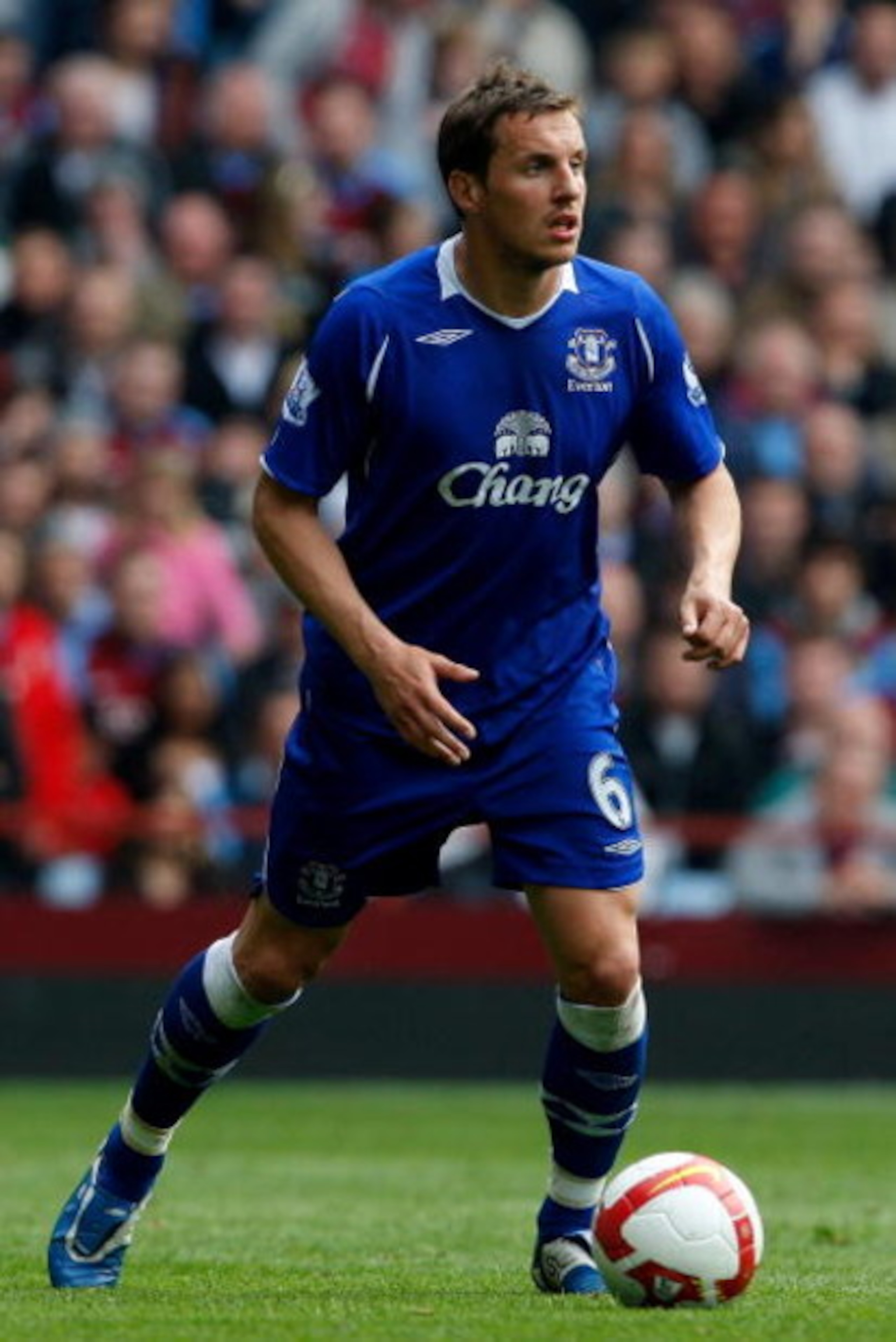 BIRMINGHAM, ENGLAND - APRIL 12: Phil Jagielka of Everton in action during the Premier League  match between Aston Villa and Everton at Villa Park on April 12, 2009 in Birmingham, England.  (Photo by Stu Forster/Getty Images)