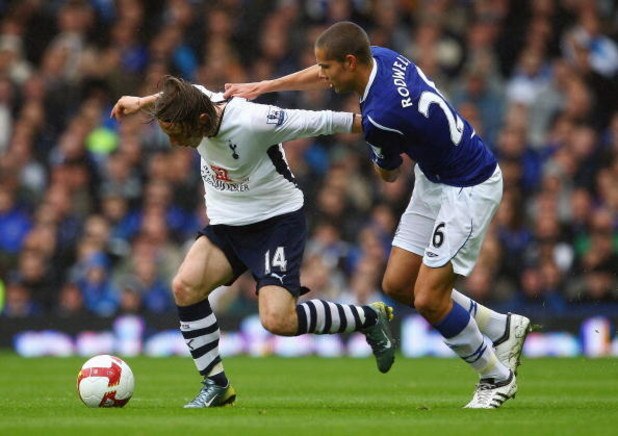 LIVERPOOL, ENGLAND - MAY 09:  Jack Rodwell of Everton battles with Luka Modric of Tottenham during the Barclays Premier League Match between Everton and Tottenham Hotspur at Goodison Park on May 9, 2009 in Liverpool, England.  (Photo by Laurence Griffiths