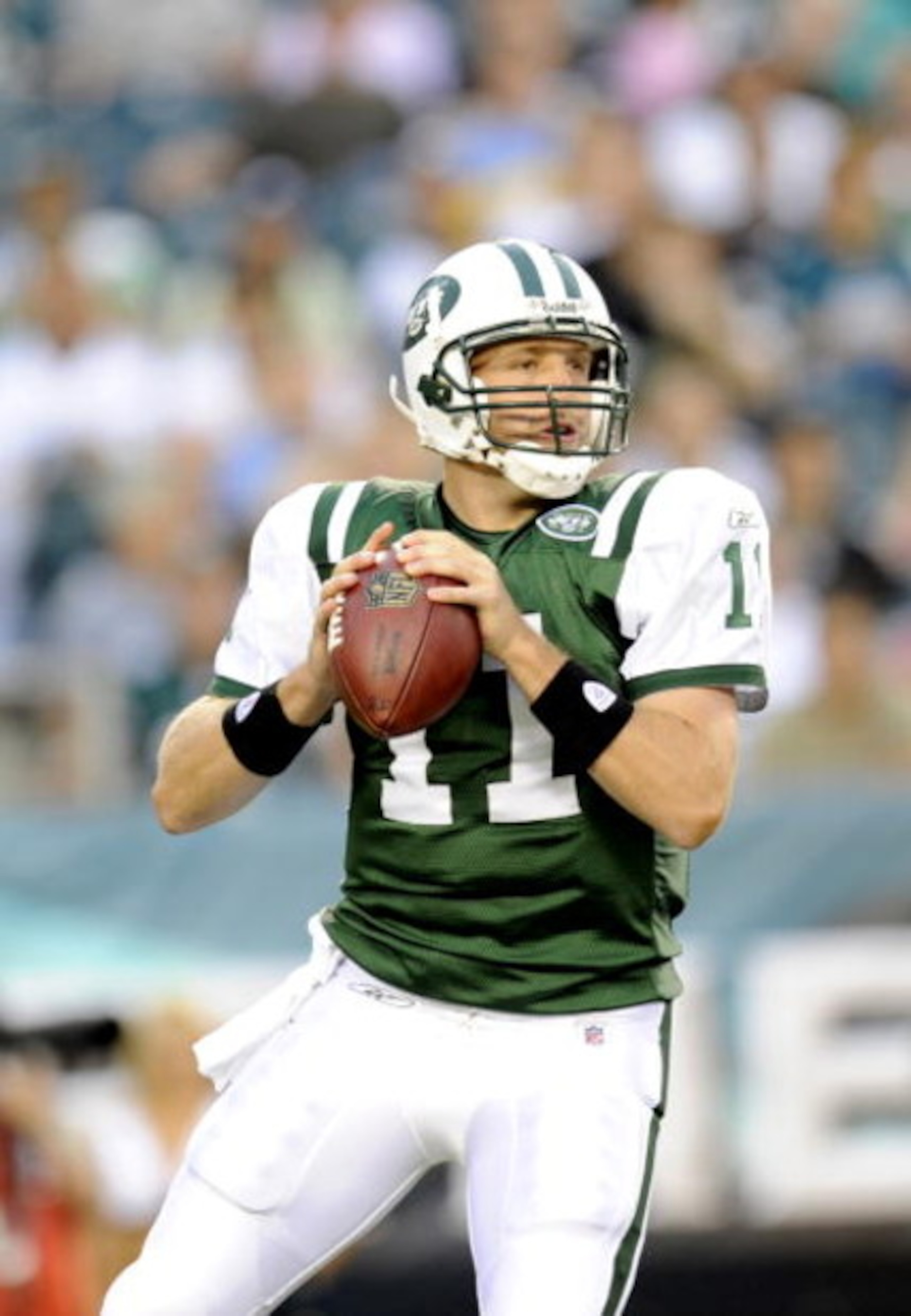 PHILADELPHIA - AUGUST 28: Kellen Clemens #11 of the New York Jets passes against the Philadelphia Eagles during a preseason game  at Lincoln Financial Field on August 28, 2008 in Philadelphia, Pennsylvania. (Photo by Rob Tringali/Getty Images)