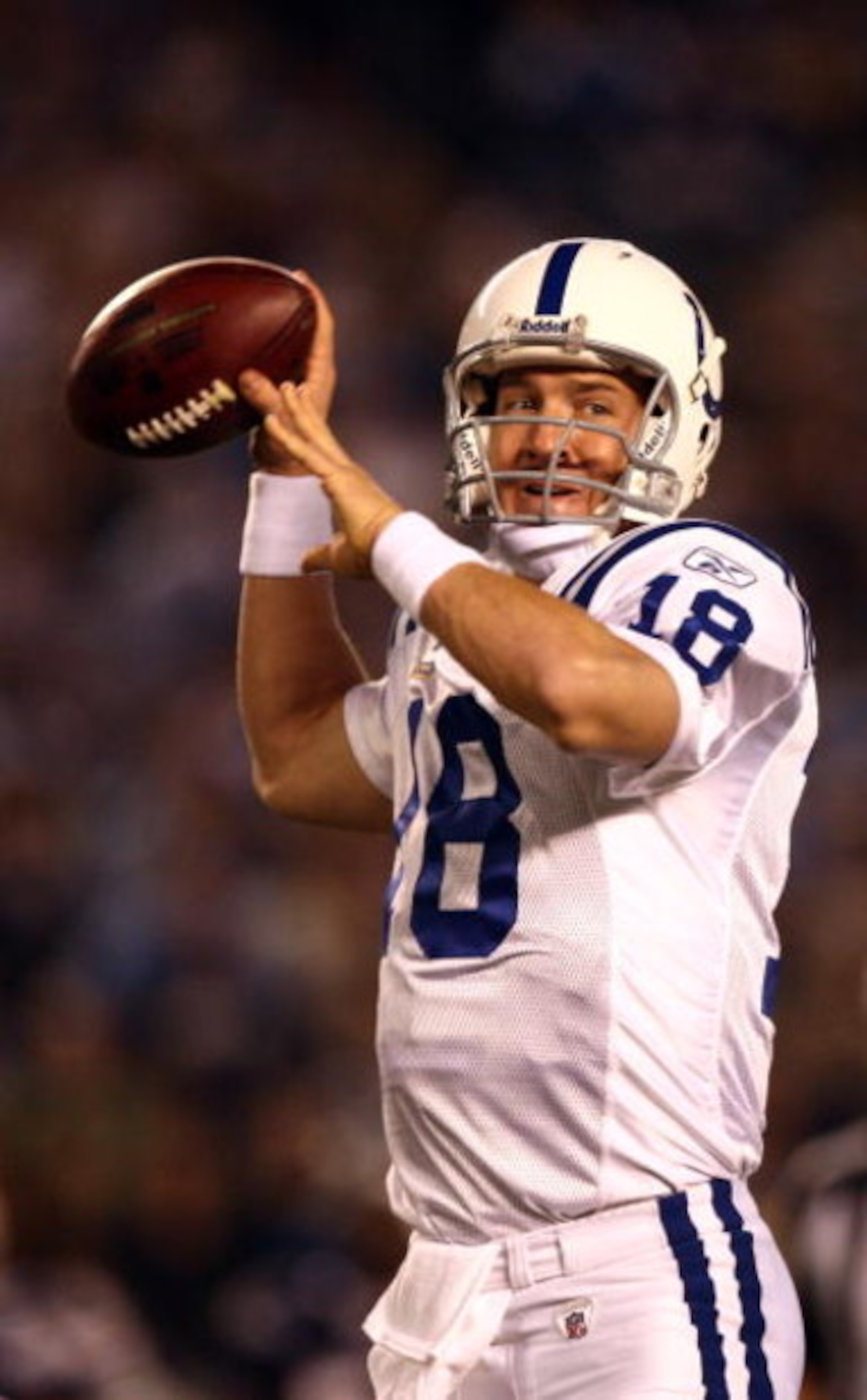 SAN DIEGO, CA - NOVEMBER 23:   Quarterback Peyton Manning #18 of the Indianapolis Colts in action against the San Diego Chargers during their NFL Game at Qualcomm Stadium on November 23, 2008 in San Diego, California. (Photo by Donald Miralle/Getty Images