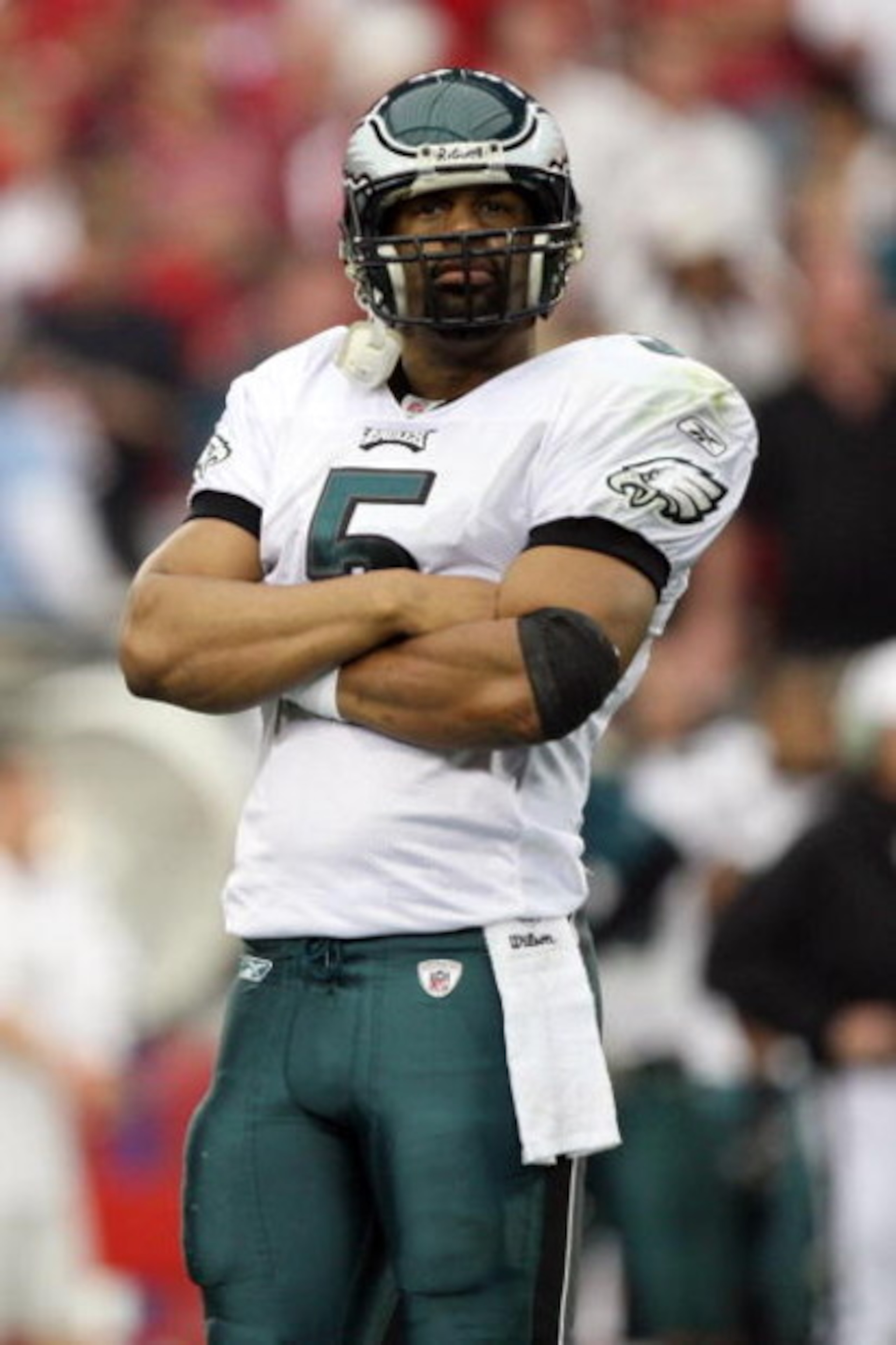 GLENDALE, AZ - JANUARY 18:  Quarterback Donovan McNabb #5 of the Philadelphia Eagles looks on in the second quarter during the NFC championship game against the Arizona Cardinals on January 18, 2009 at University of Phoenix Stadium in Glendale, Arizona.  