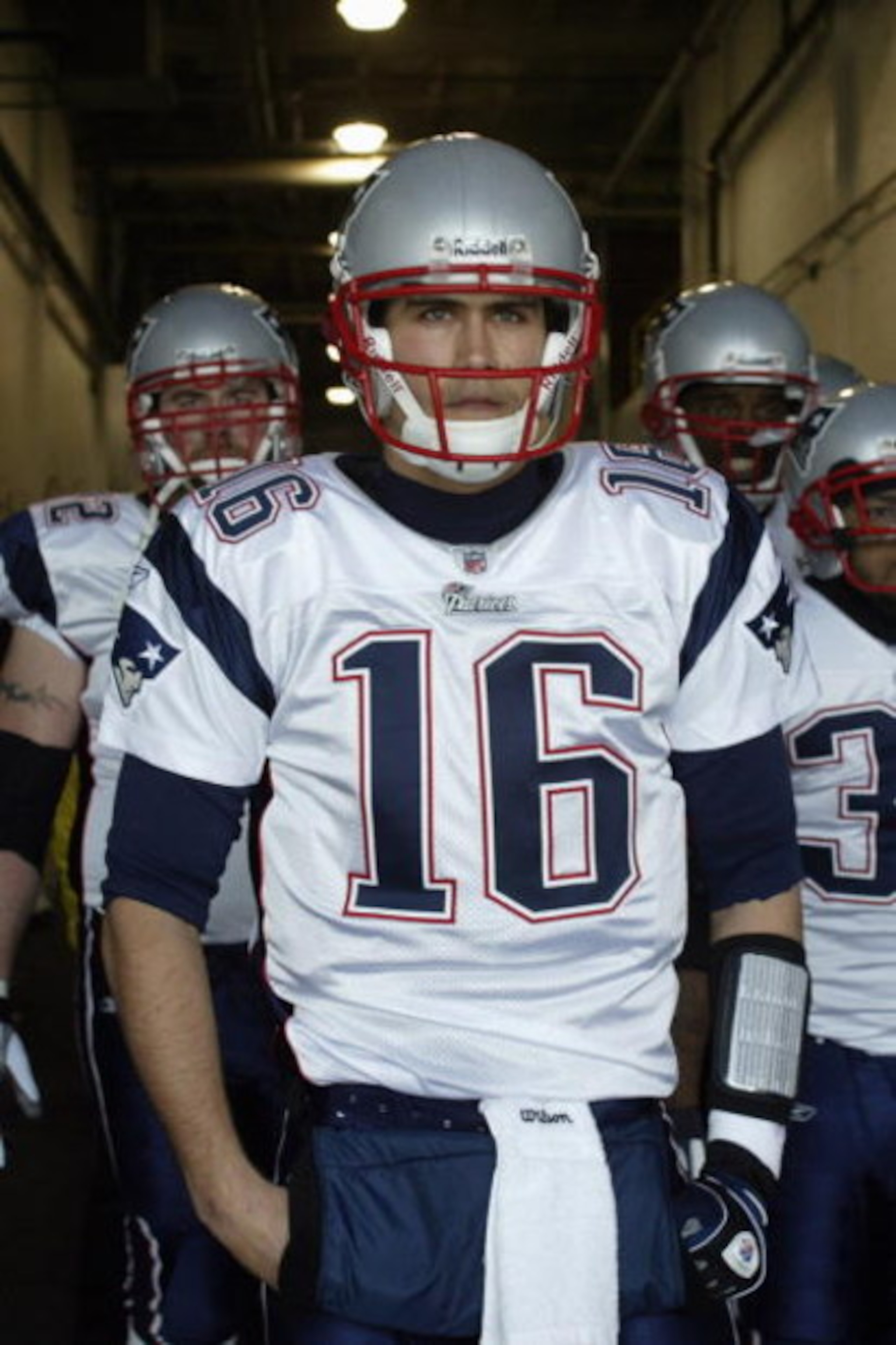 ORCHARD PARK, NY - DECEMBER 28:  Matt Cassel #16 of the New England Patriots waits to walk on the field before the game against the Buffalo Bills on December 28, 2008 at Ralph Wilson Stadium in Orchard Park, New York. (Photo by Rick Stewart/Getty Images)