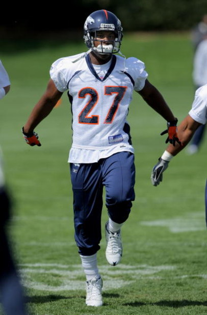 ENGLEWOOD, CO - MAY 03:  First round draft pick running back Knowshon Moreno #27 of Denver Broncos participates in practice at minicamp at the Broncos training facility on May 3, 2009 in Englewood, Colorado.  (Photo by Doug Pensinger/Getty Images)