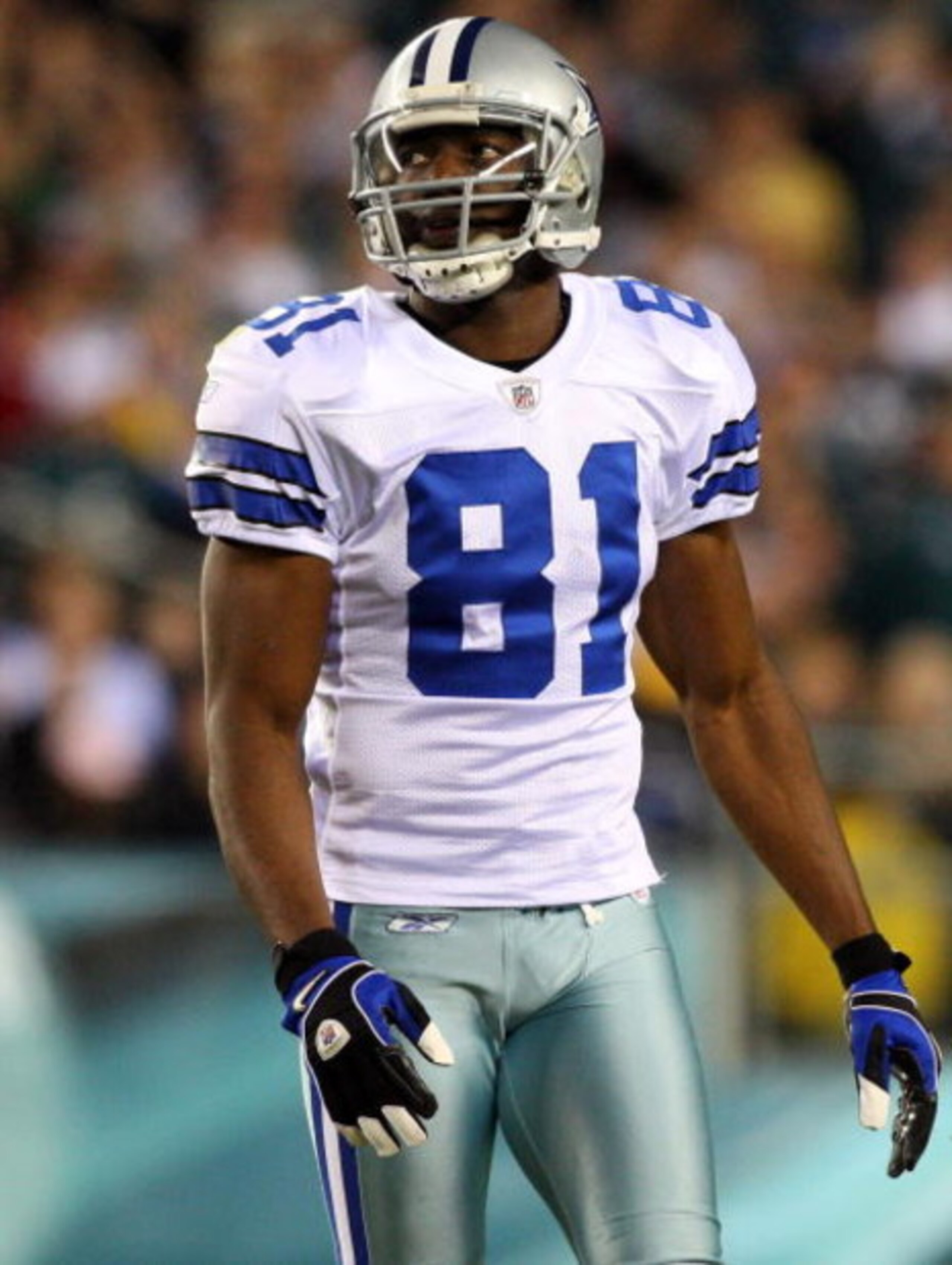 PHILADELPHIA - DECEMBER 28:  Terrell Owens #81 of the Dallas Cowboys looks on against the Philadelphia Eagles on December 28, 2008 at Lincoln Financial Field in Philadelphia, Pennsylvania.  (Photo by Jim McIsaac/Getty Images)