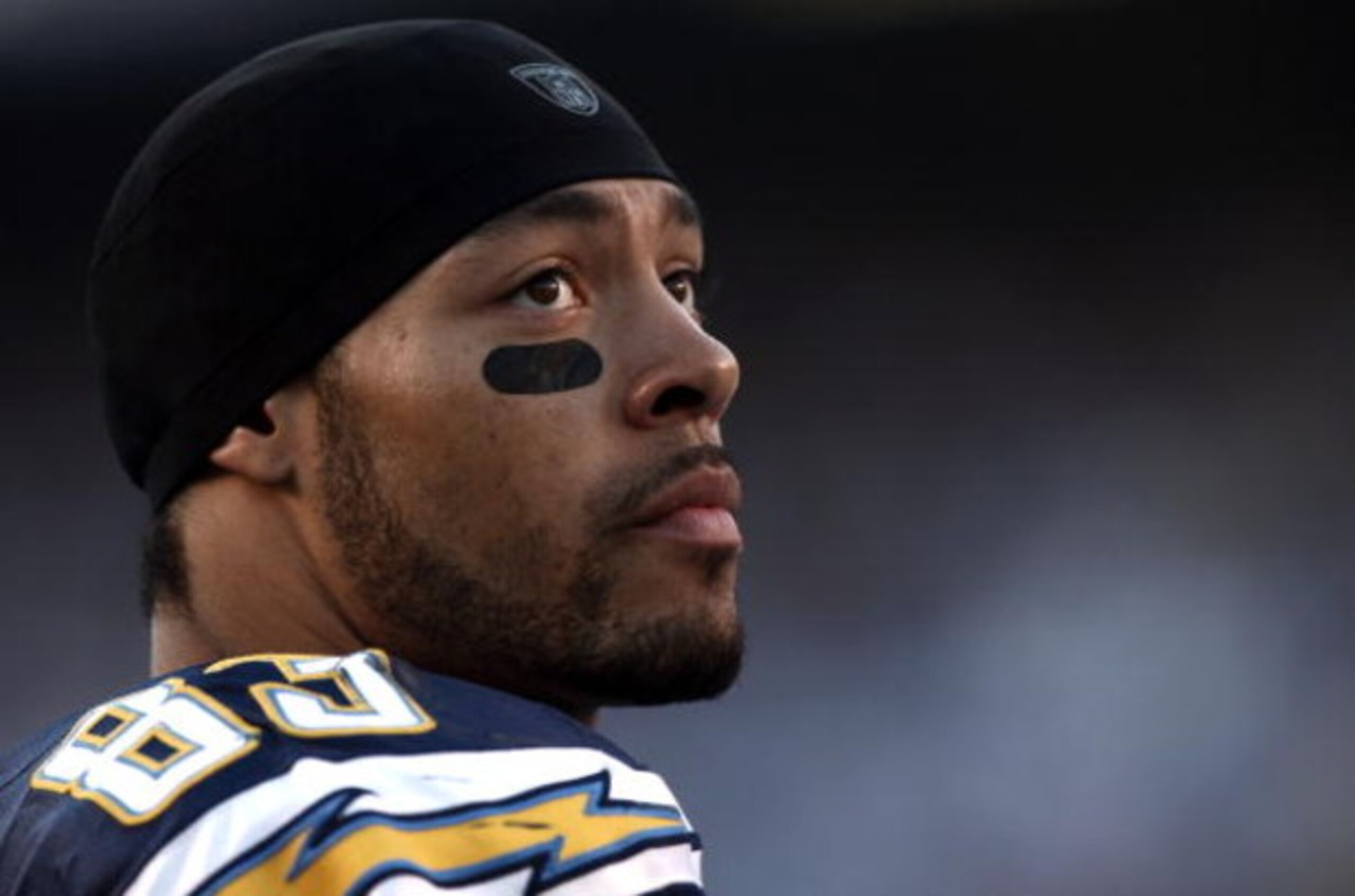 SAN DIEGO, CA - NOVEMBER 30:   Wide Receiver Vincent Jackson #83  of the San Diego Chargers looks on from the sidelines against the Atlanta Falcons during their NFL Game on November 30, 2008 at Qualcomm Stadium in San Diego, California.  (Photo by Donald 