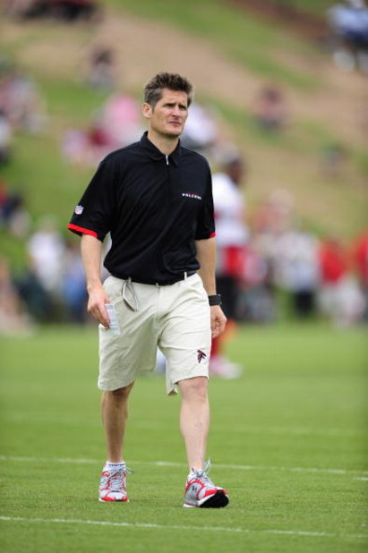FLOWERY BRANCH, GA - MAY 9: General Manager Thomas Dimitroff of the Atlanta Falcons looks on during minicamp at the Falcons Complex on May 9, 2009 in Flowery Branch, Georgia.  (Photo by Paul Abell/Getty Images)
