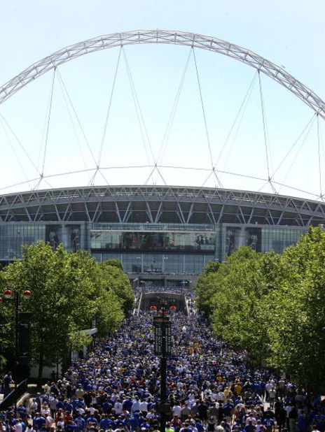 LONDON - MAY 30:  A general view of Wembley Stadium as crowds arrive for the FA Cup sponsored by E.ON Final match between Chelsea and Everton at Wembley Stadium on May 30, 2009 in London, England.  (Photo by Tom Dulat/Getty Images)