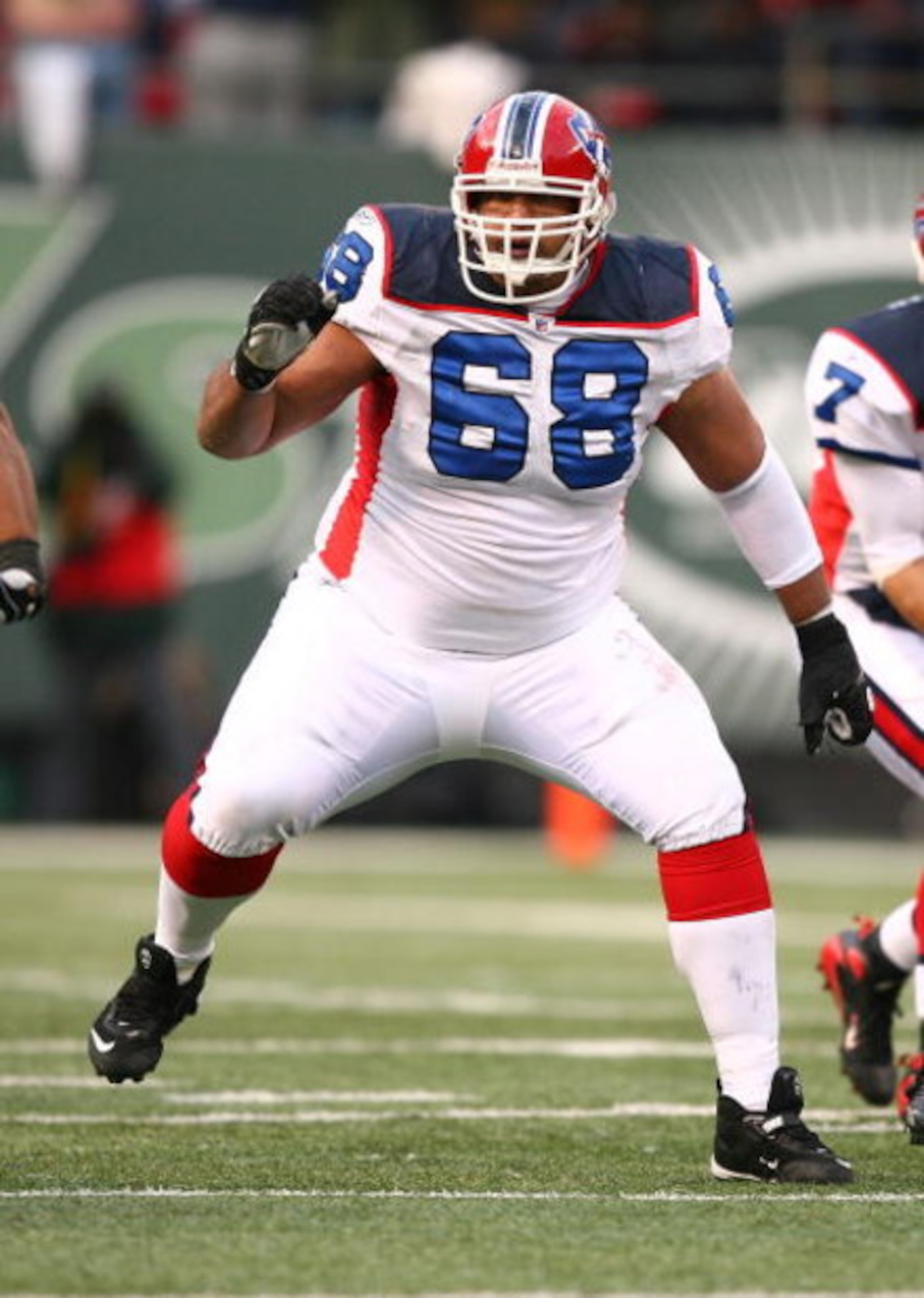 EAST RUTHERFORD, NJ - DECEMBER 14:  Langston Walker #68  of The Buffalo Bills in action against the New York Jets during their game on December 14, 2008 at Giants Stadium in East Rutherford, New Jersey.  (Photo by Al Bello/Getty Images)