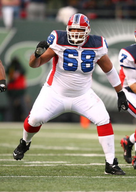 EAST RUTHERFORD, NJ - DECEMBER 14:  Langston Walker #68  of The Buffalo Bills in action against the New York Jets during their game on December 14, 2008 at Giants Stadium in East Rutherford, New Jersey.  (Photo by Al Bello/Getty Images)
