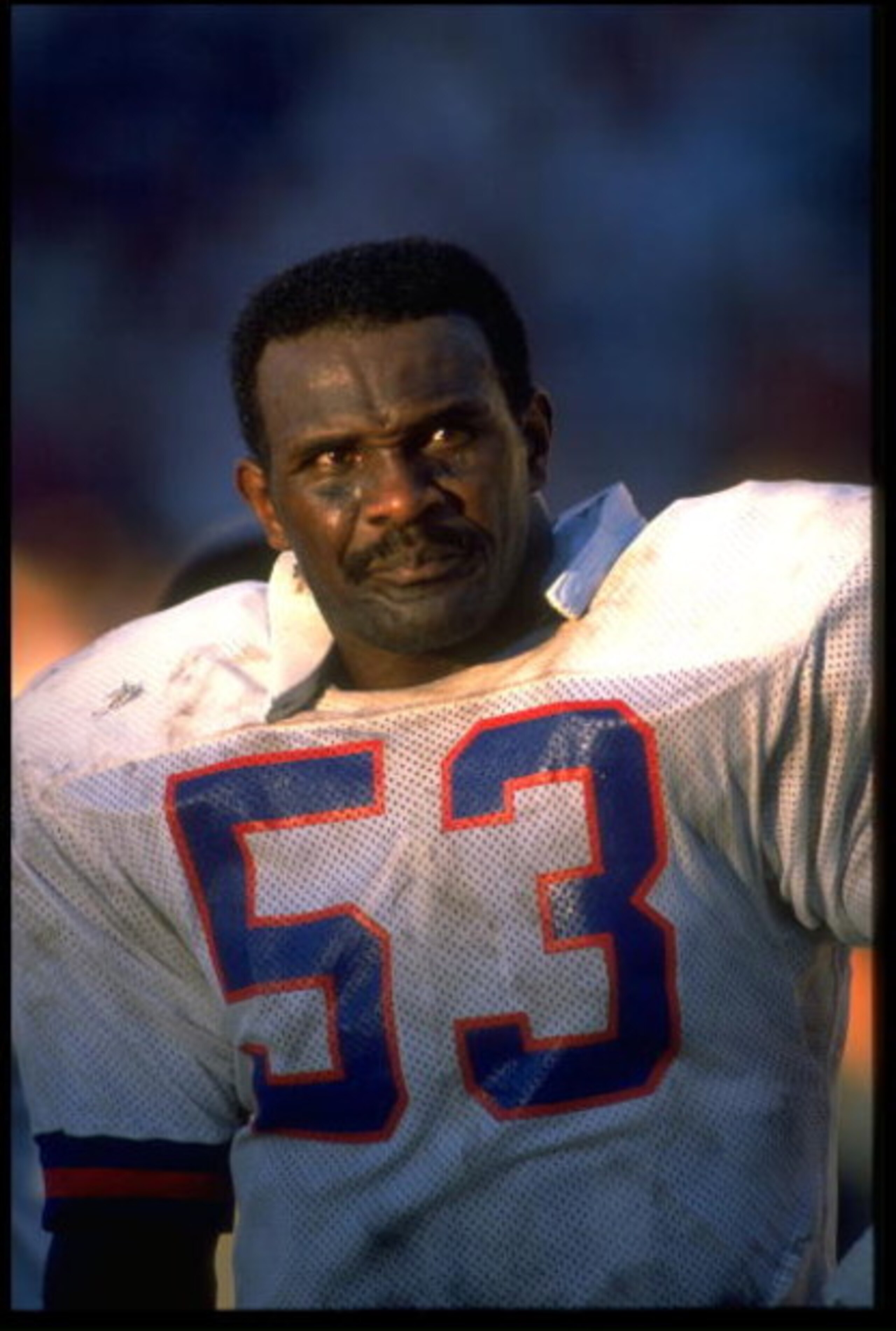 1988:  A CANDID PORTRAIT OF NEW YORK GIANTS LINEBACKER HARRY CARSON DURING A GIANTS GAME.  MANDATORY CREDIT:  MIKE POWELL/ALLSPORT