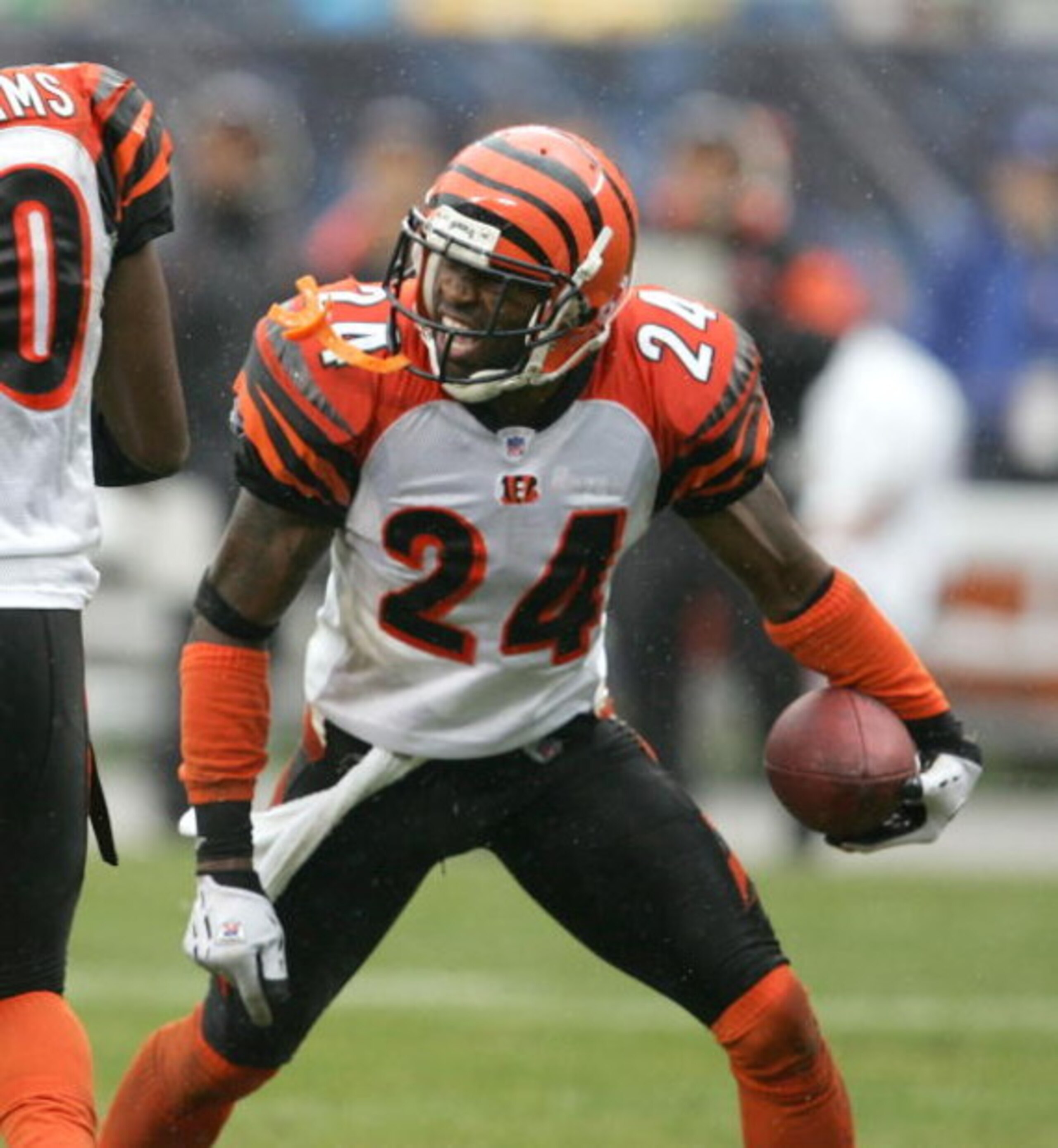 CHICAGO - SEPTEMBER 25:  Cincinnati Bengals CB Deltha O'Neal #24 celebrates his third quarter interception, Cincinnati's fifth, during a game on September 25, 2005 at Soldier Field in Chicago, Illinois. The Bengals defeated the Bears 24-7.   (Photo by Jon