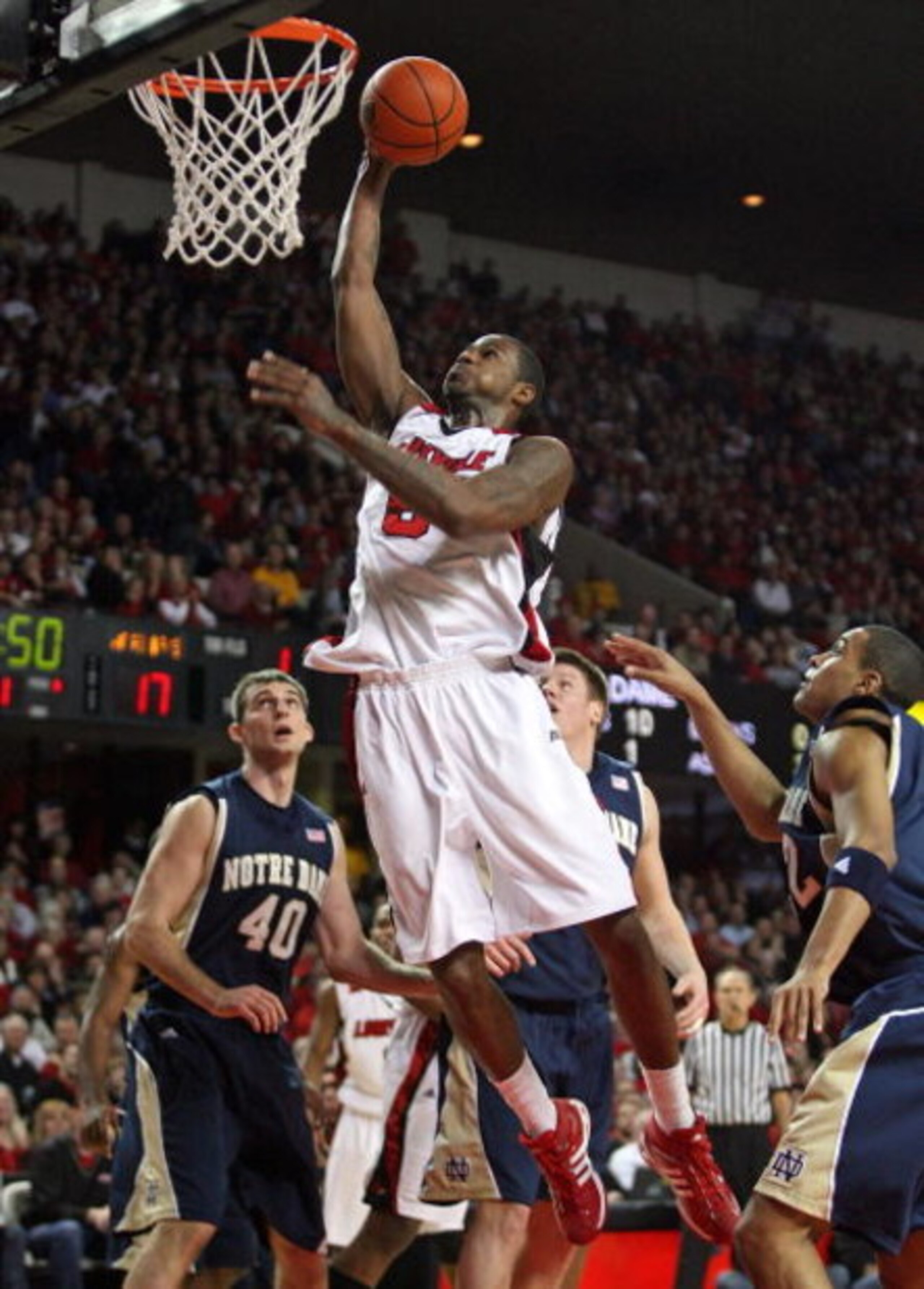 LOUISVILLE, KY - JANUARY 12: Earl Clark #5 of the Louisville Cardinals shoots the ball during the Big East Conference game against the Notre Dame Fighting Irish on January 12, 2009 at Freedom Hall in Louisville, Kentucky. Louisville won 87-73 in overtime LOUISVILLE, KY - JANUARY 12: Earl Clark #5 of the Louisville Cardinals shoots the ball during the Big East Conference game against the Notre Dame Fighting Irish on January 12, 2009 at Freedom Hall in Louisville, Kentucky. Louisville won 87-73 in overtime