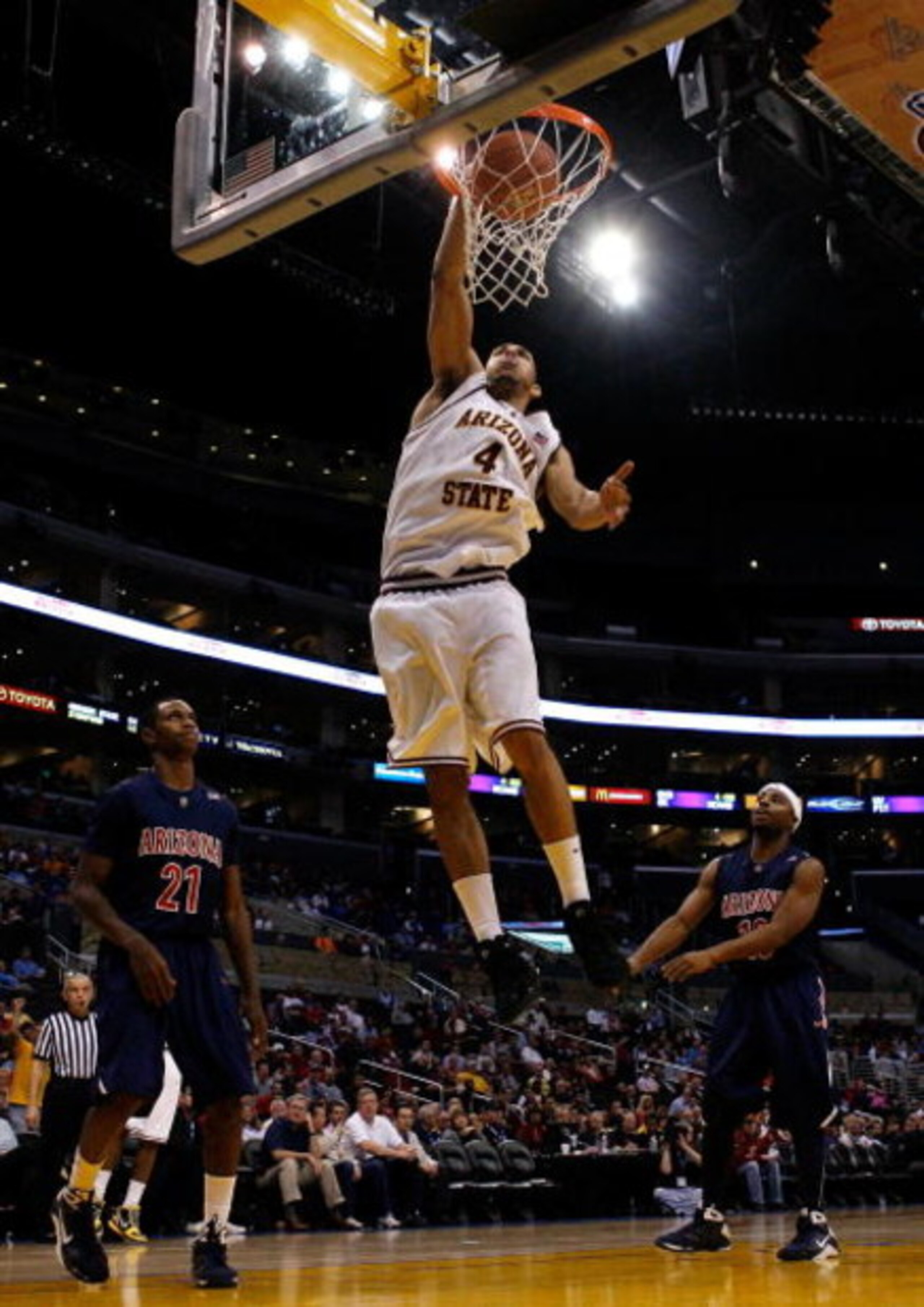LOS ANGELES, CA - MARCH 12: Forward Jeff Pendergraph #4 of the Arizona State Sun Devils dunks the ball against the Arizona Wildcats during the Pacific Life Pac-10 Men's Basketball Tournament at the Staples Center on March 12, 2009 in Los Angeles, Califor LOS ANGELES, CA - MARCH 12: Forward Jeff Pendergraph #4 of the Arizona State Sun Devils dunks the ball against the Arizona Wildcats during the Pacific Life Pac-10 Men's Basketball Tournament at the Staples Center on March 12, 2009 in Los Angeles, Califor