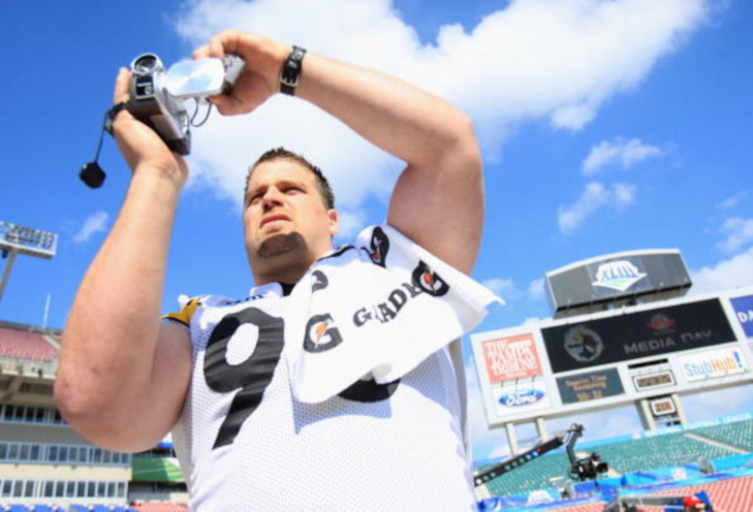 TAMPA, FL - JANUARY 27:  Defensive end Travis Kirschke #90 of the Pittsburgh Steelers video tapes during the AFC Media Day at Raymond James Stadium on January 27, 2009 in Tampa, Florida.  (Photo by Scott Halleran/Getty Images)