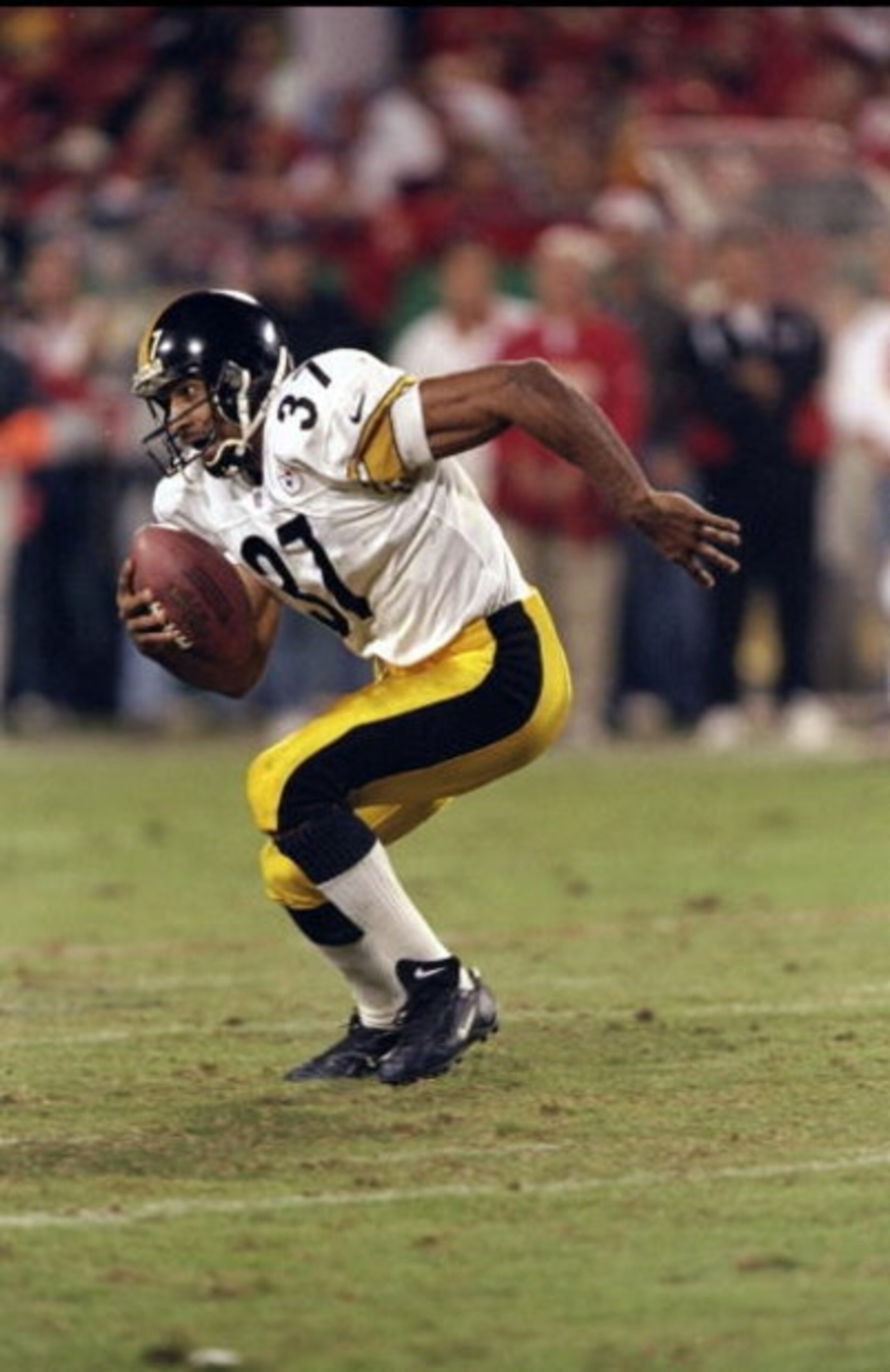 25 Oct 1998:  Cornerback Carnell Lake #37 of the Pittsburgh Steelers in action during the game against the Kansas City Chiefs at the Arrowhead Stadium in Kansas City, Missouri. The Steelers defeated the Chiefs 20-13. Mandatory Credit: Stephen Dunn  /Allsp