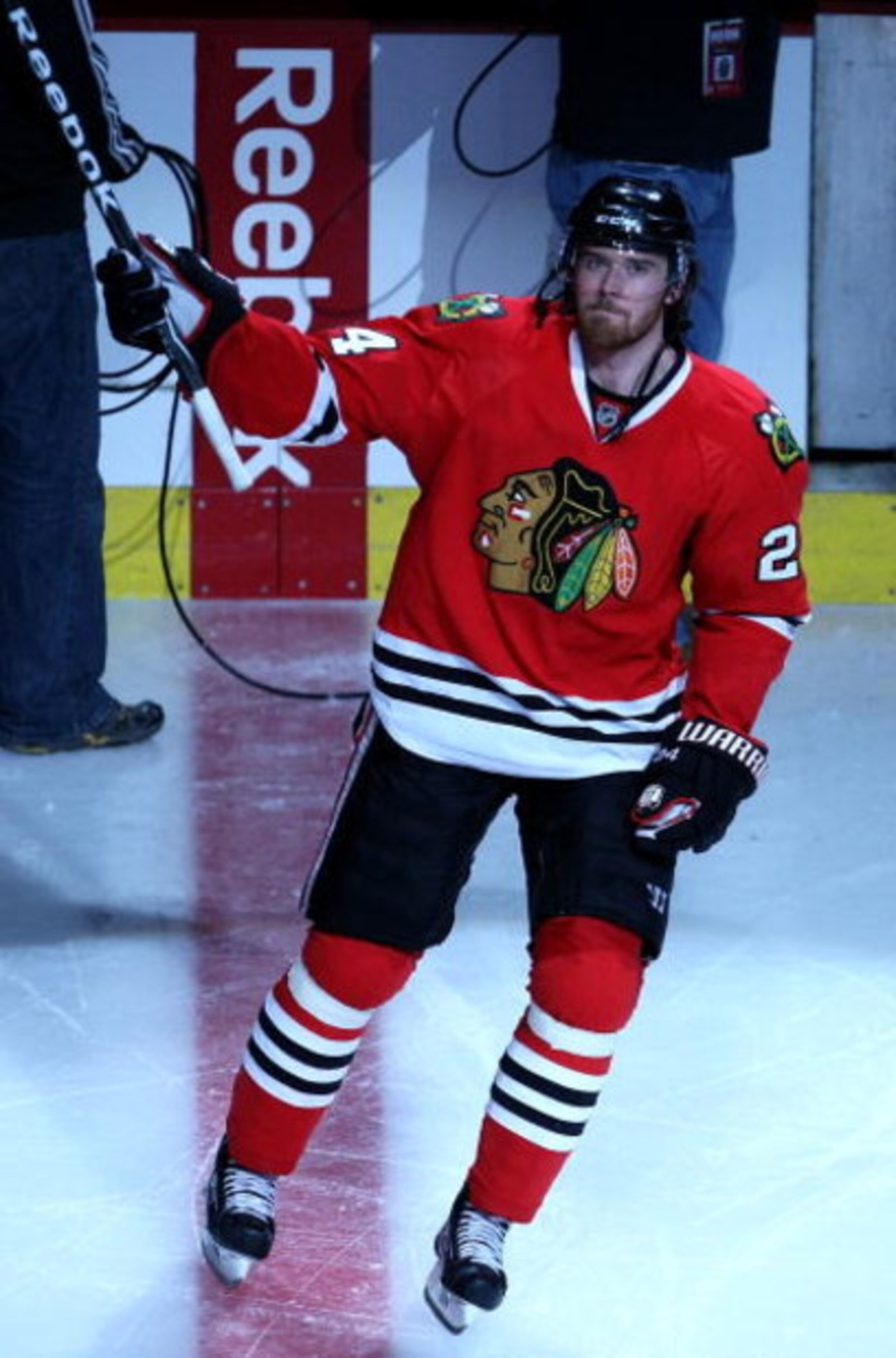 CHICAGO - APRIL 16: Martin Havlat #24 of the Chicago Blackhawks acknowledges the fans after he was named the number 1 star of their 3-2 overtime win against the Calgary Flames during Game One of the Western Conference Quarterfinals of the 2009 Stanley Cu CHICAGO - APRIL 16: Martin Havlat #24 of the Chicago Blackhawks acknowledges the fans after he was named the number 1 star of their 3-2 overtime win against the Calgary Flames during Game One of the Western Conference Quarterfinals of the 2009 Stanley Cu